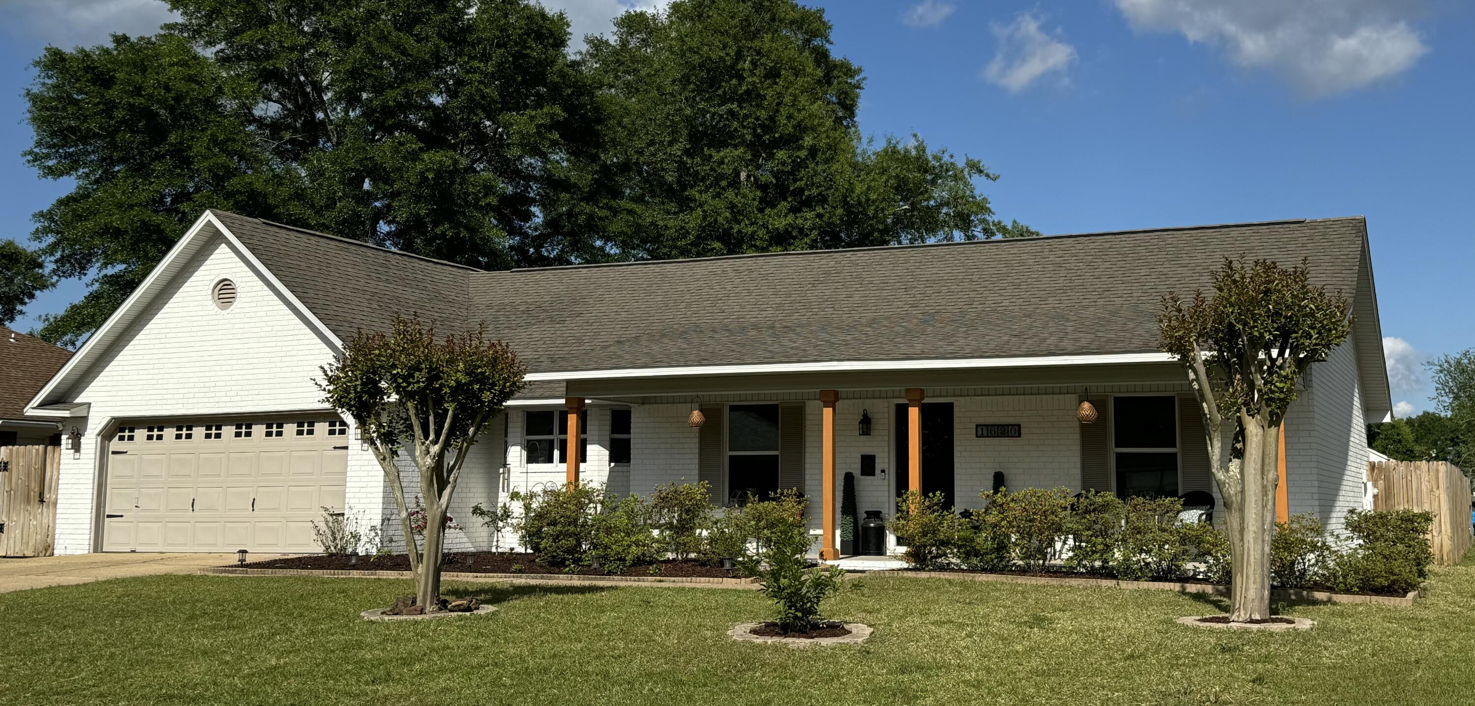 Discover the luxury and comfort in this 3/2 brick pool home on corner lot in highly desired Westchester in Kings Road! Remodeled kitchen boasts LG noir stainless appliances, gas LG double oven/gas range,matching hood, Kohler Hartland cast iron sink with cutting board, dual stainless basin racks & granite countertops. The Farmhouse granite island and barstools are perfect for quick meals in the kitchen. A priceless feature of this exquisite property is the primary suite featuring a vintage clawfoot tub from East Hill Victorian, separate standup shower with glass tile, built in bench seat, Schluter kerdi-line drain and waterfall shower system. Kohler arched medicine cabinets mirrored inside and out. Rinnai tankless gas water heater. A/C unit-2020 Reme-Halo Zero whole home Duct Air Purifier. Discover the luxury and comfort in this 3/2 brick pool home on corner lot in highly desired Westchester in Kings Road! The remodeled kitchen and heart of the home boasts LG noir stainless appliances, gas LG double oven/gas range and matching hood, Kohler Hartland cast iron sink with cutting board, dual stainless basin racks and granite countertops. The Farmhouse barndoor island with matching granite and barstools is perfect for quick meals in the kitchen. A priceless feature of this exquisite property is the primary suite. Featuring a vintage clawfoot tub from East Hill Victorian with separate standup shower with glass tile, built in bench seat, Schluter kerdi-line drain and waterfall shower system with handheld sprayer. Kohler arched medicine cabinets mirrored both inside and out provide storage above the dual vintage pedestal sinks from Thomasville farmhouse. The meticulously crafted walk in closet with custom chandlier and built in shelving system provides generous storage while offering a seamless blend of functionality and glamour. Step outside to experience resort-style living in your own backyard through the private courtyard to the Gunite, gas heated pool with salt generator and bird cage surround. Enjoy viewing the fruit trees in the backyard from the heated and cooled sunroom with tinted windows. Rinnai tankless gas water heater. High efficiency A/C unit replaced in 2020 with Reme-Halo Zero whole home Duct Air Purifier. Zoned Lipscomb Elementary, Ransom Middle and Tate High School.