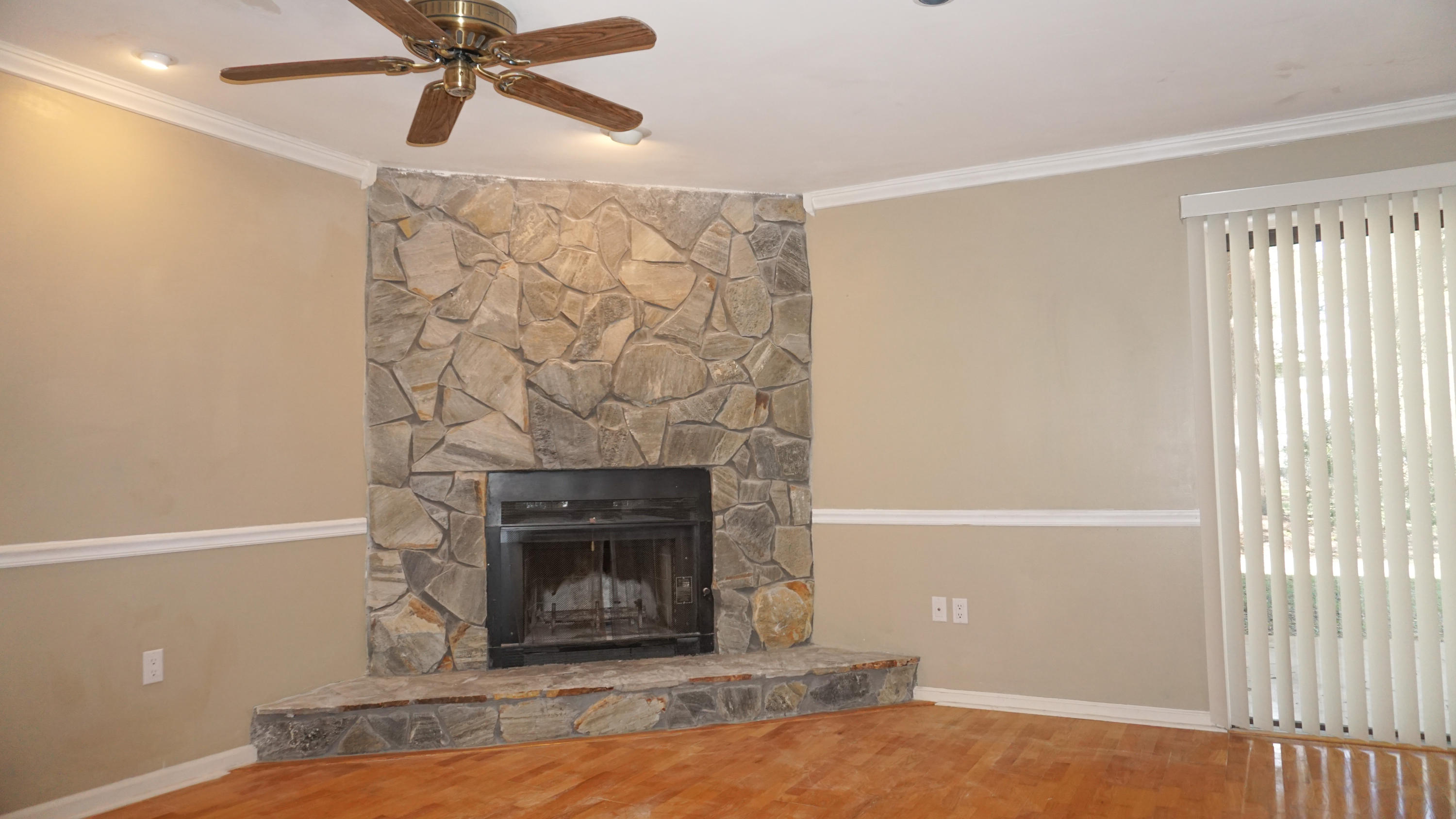 ROCKY BAYOU T/H - Residential Lease