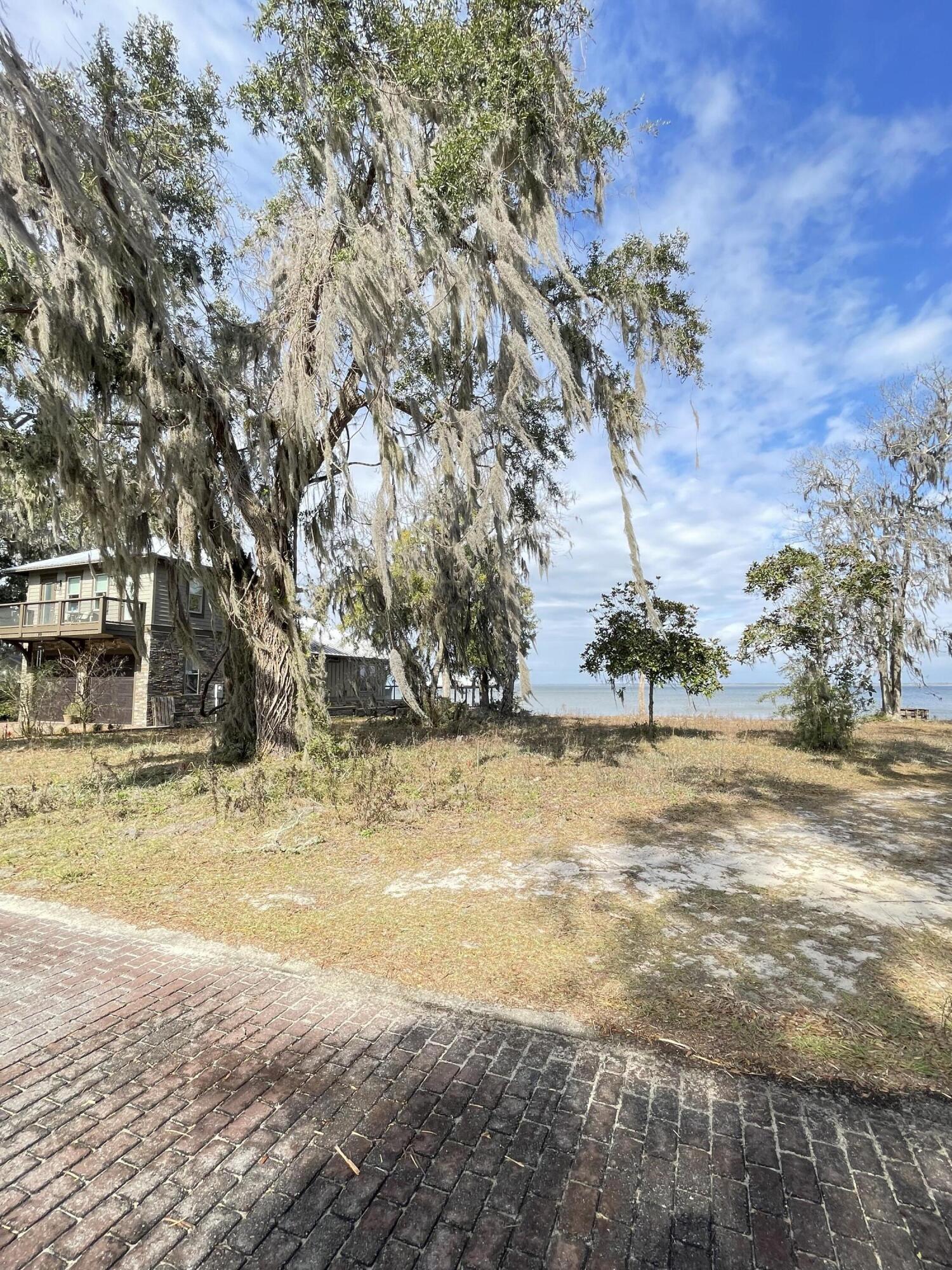 GRAYTON BAYOU - Land