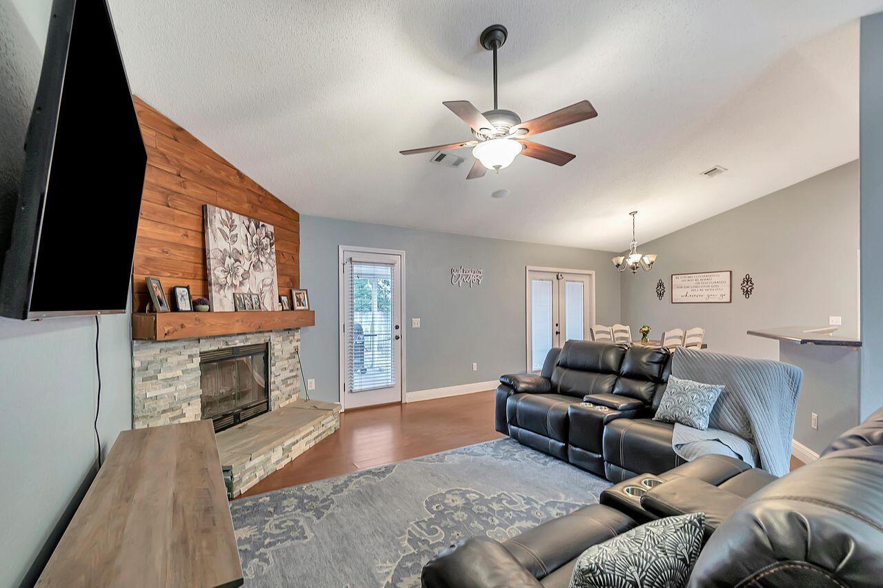 WOODBURY FOREST - Residential