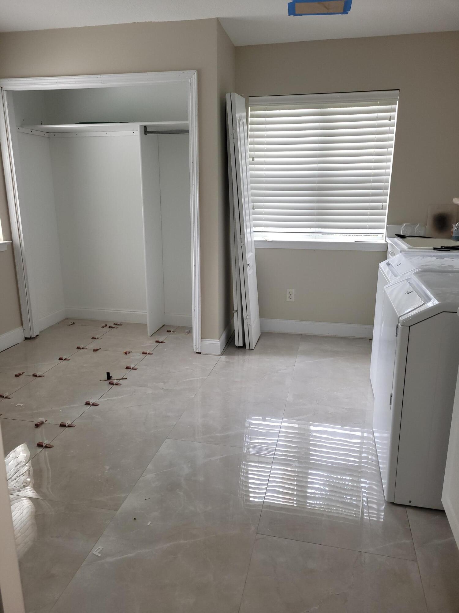 BAYTOWNE AVE EAST - Residential Lease