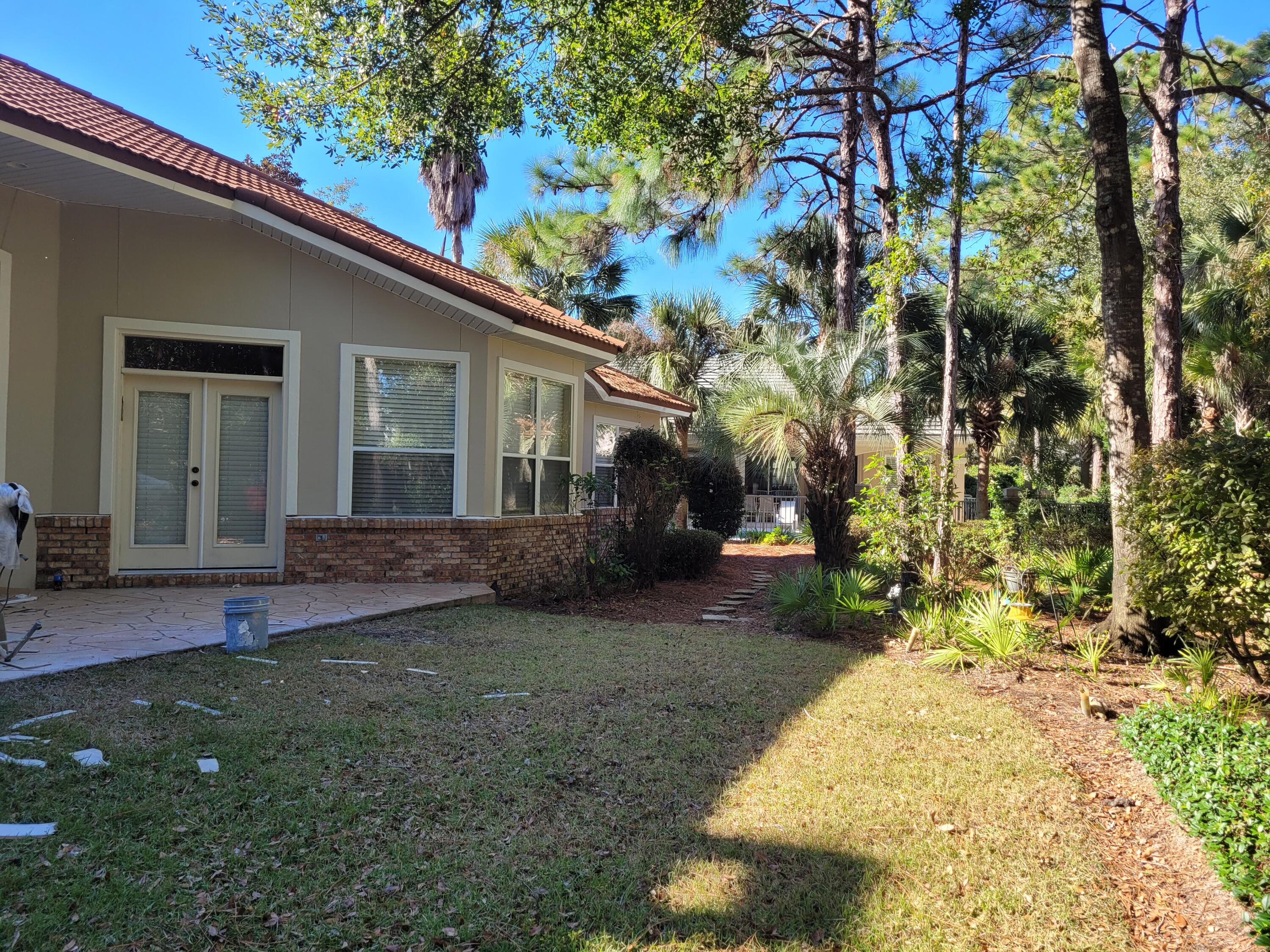 BAYTOWNE AVE EAST - Residential Lease