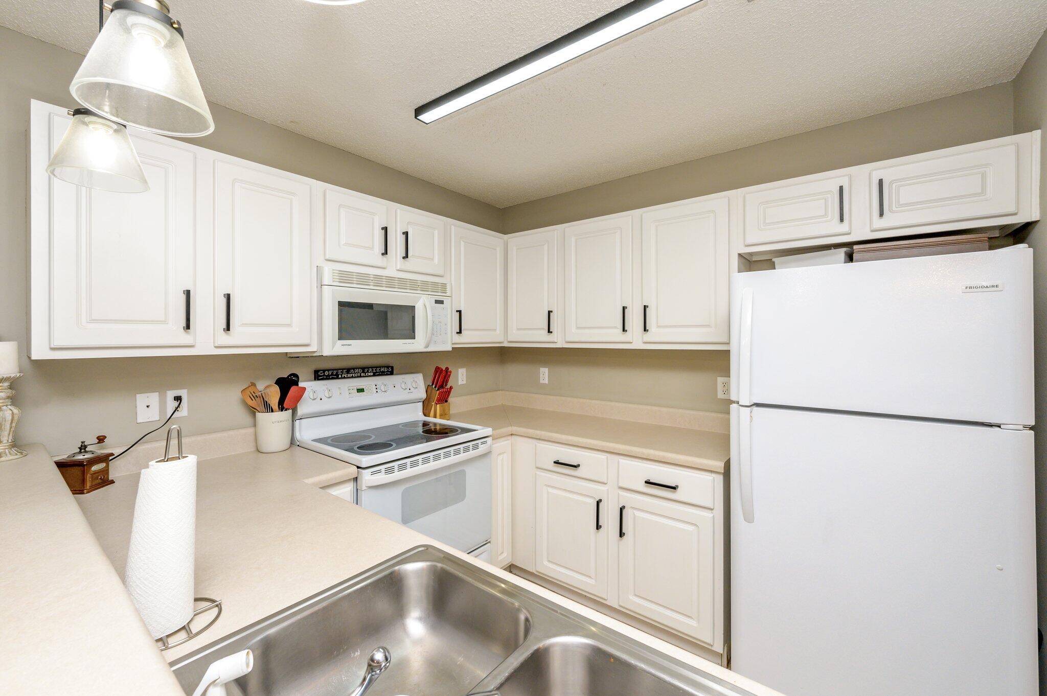 OAK PARK TOWNHOMES - Residential