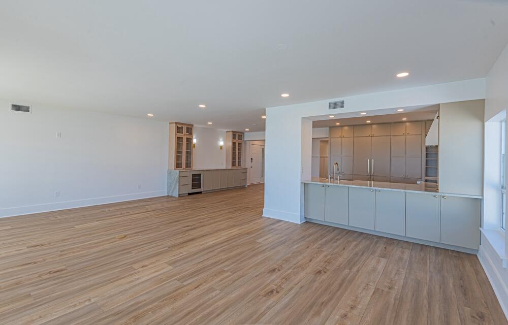 WHITE CLIFFS CONDO - Residential