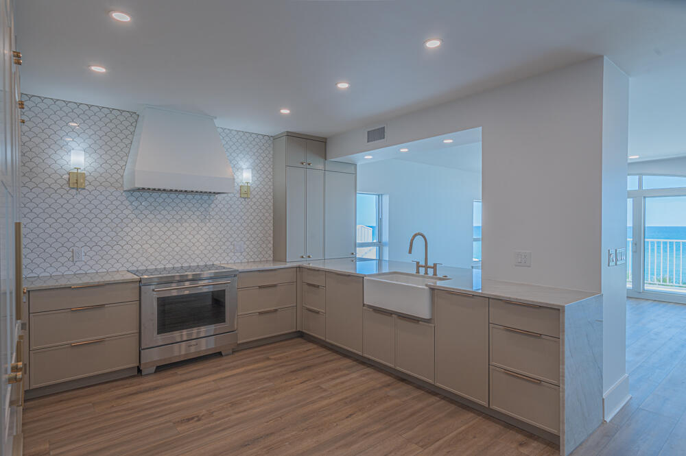WHITE CLIFFS CONDO - Residential