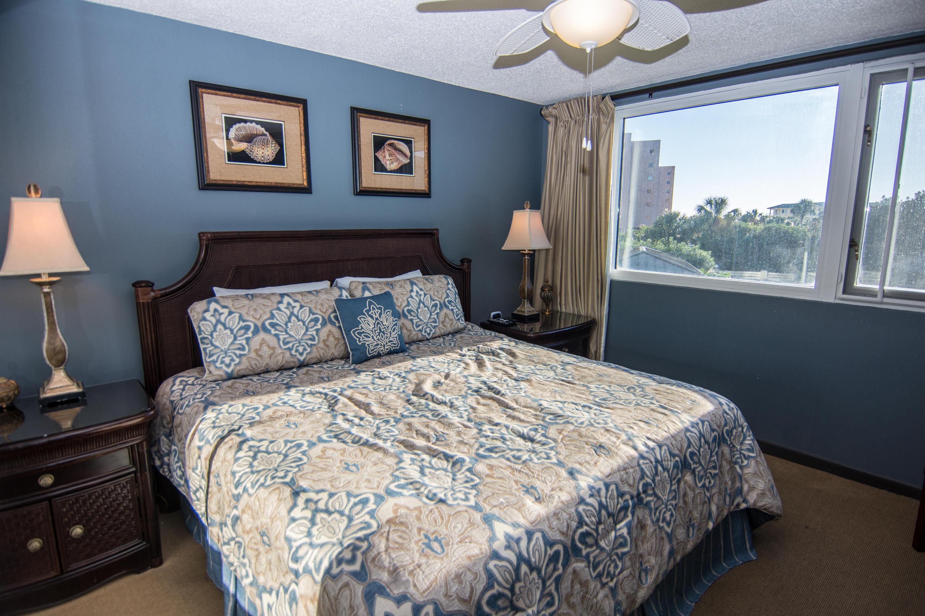 ISLANDER CONDO PH 2 - Residential
