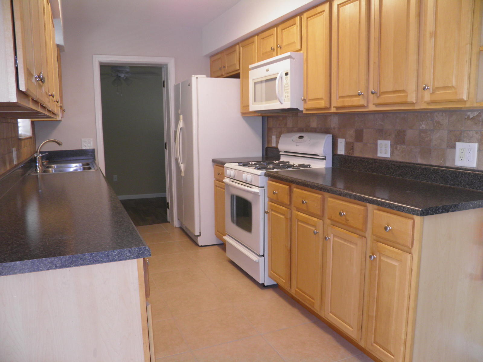 GARNIERS BEACH 2ND - Residential Lease