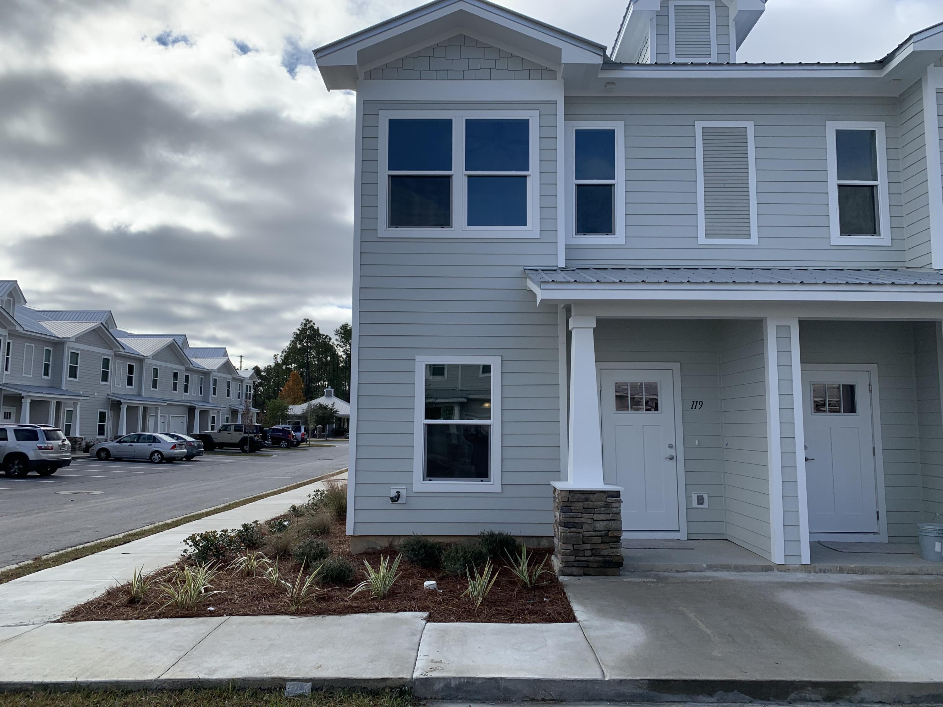 Beautiful townhouse in Freeport, Florida built by a luxury builder in South Walton. This Horizon Floor plan is 3BR / 2.5 BA with 1396 sq.ft. and an open floor plan. Has luxury finishes including QUARZ Countertops throughout, Stainless Steel Appliances and Luxury Vinyl Plank flooring.