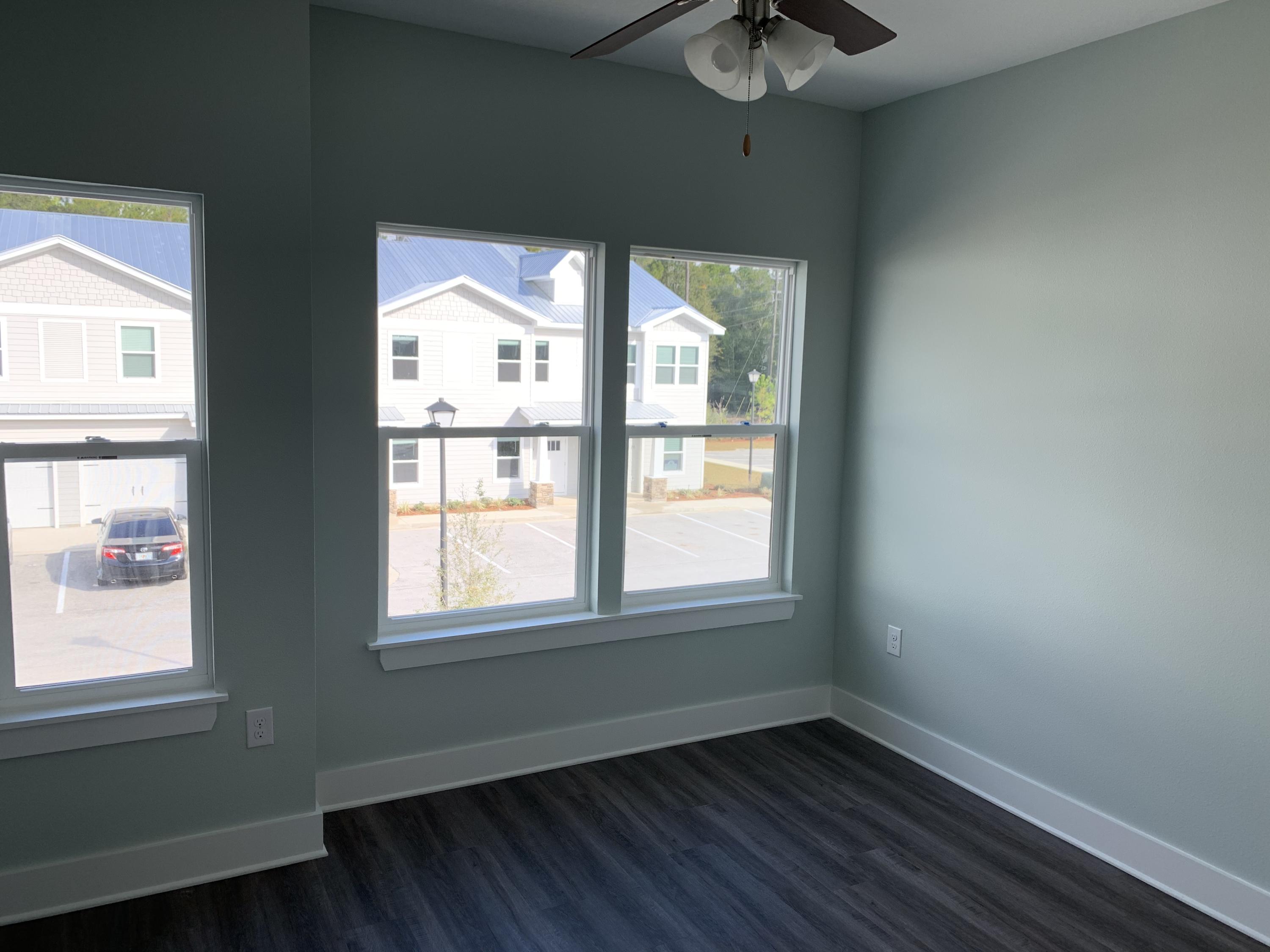 VERANDAS AT FREEPORT - Residential Lease