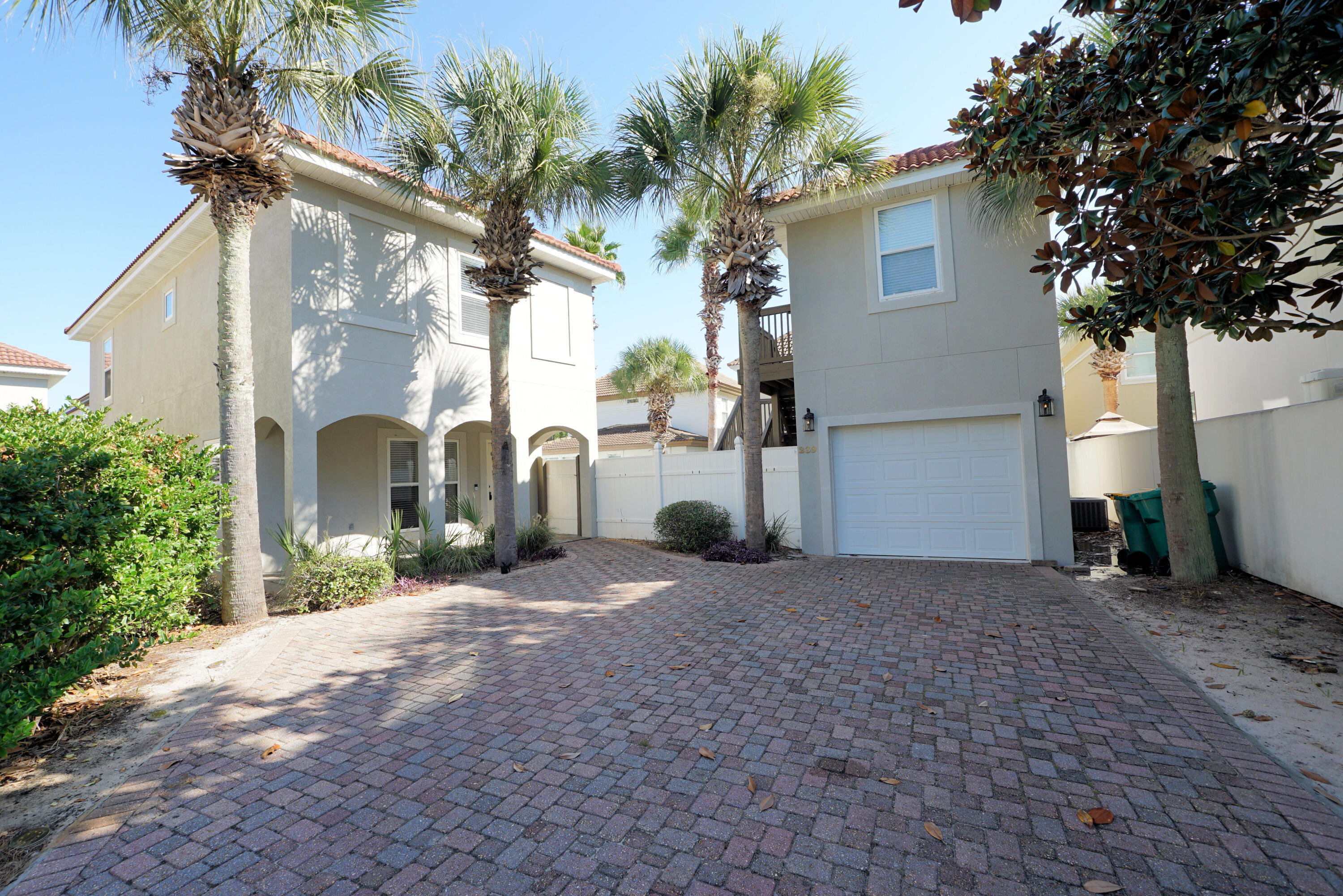 CALUSA BAY S/D - Residential Lease