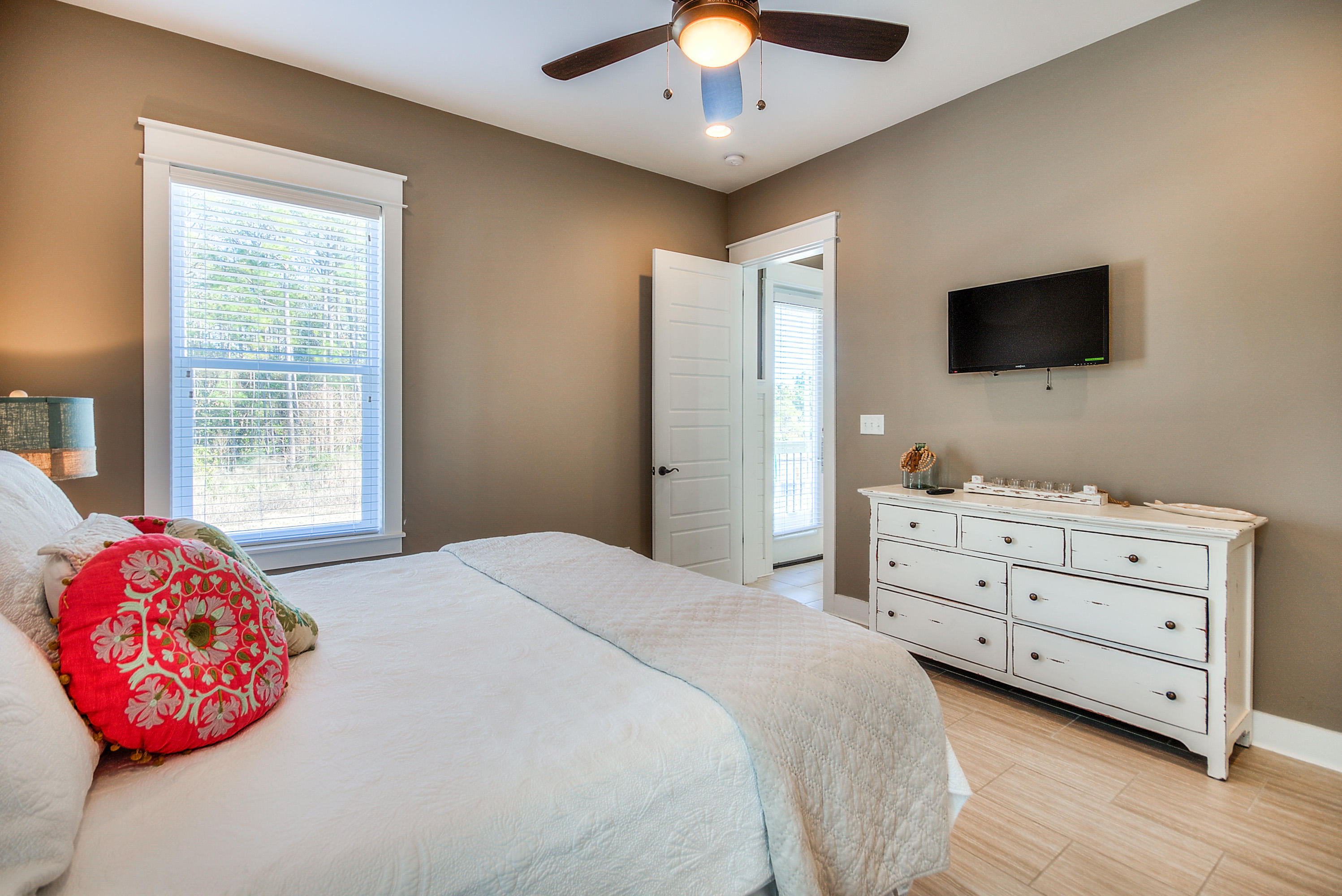 GULF SHORE MANOR - Residential