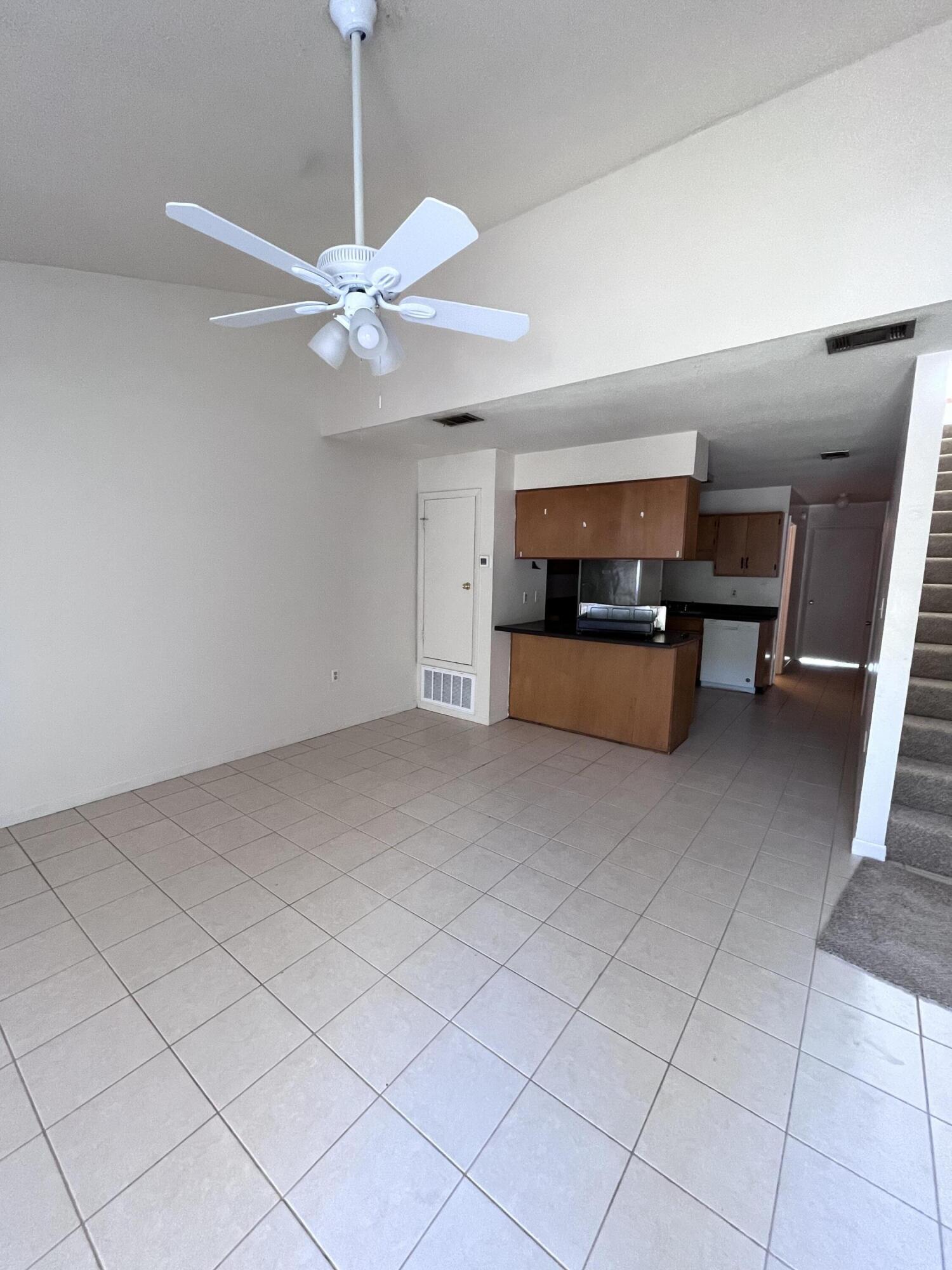 DOWNTOWNER - Residential Lease