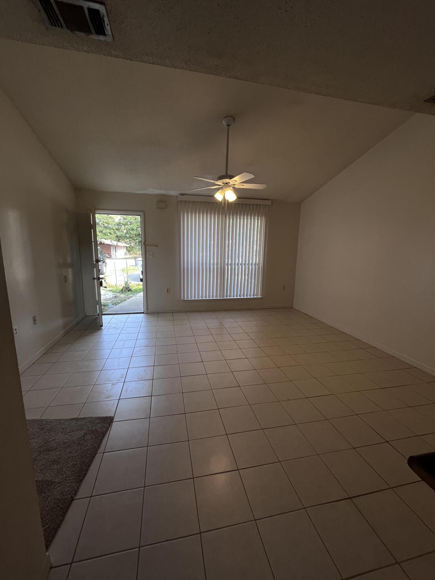 DOWNTOWNER - Residential Lease