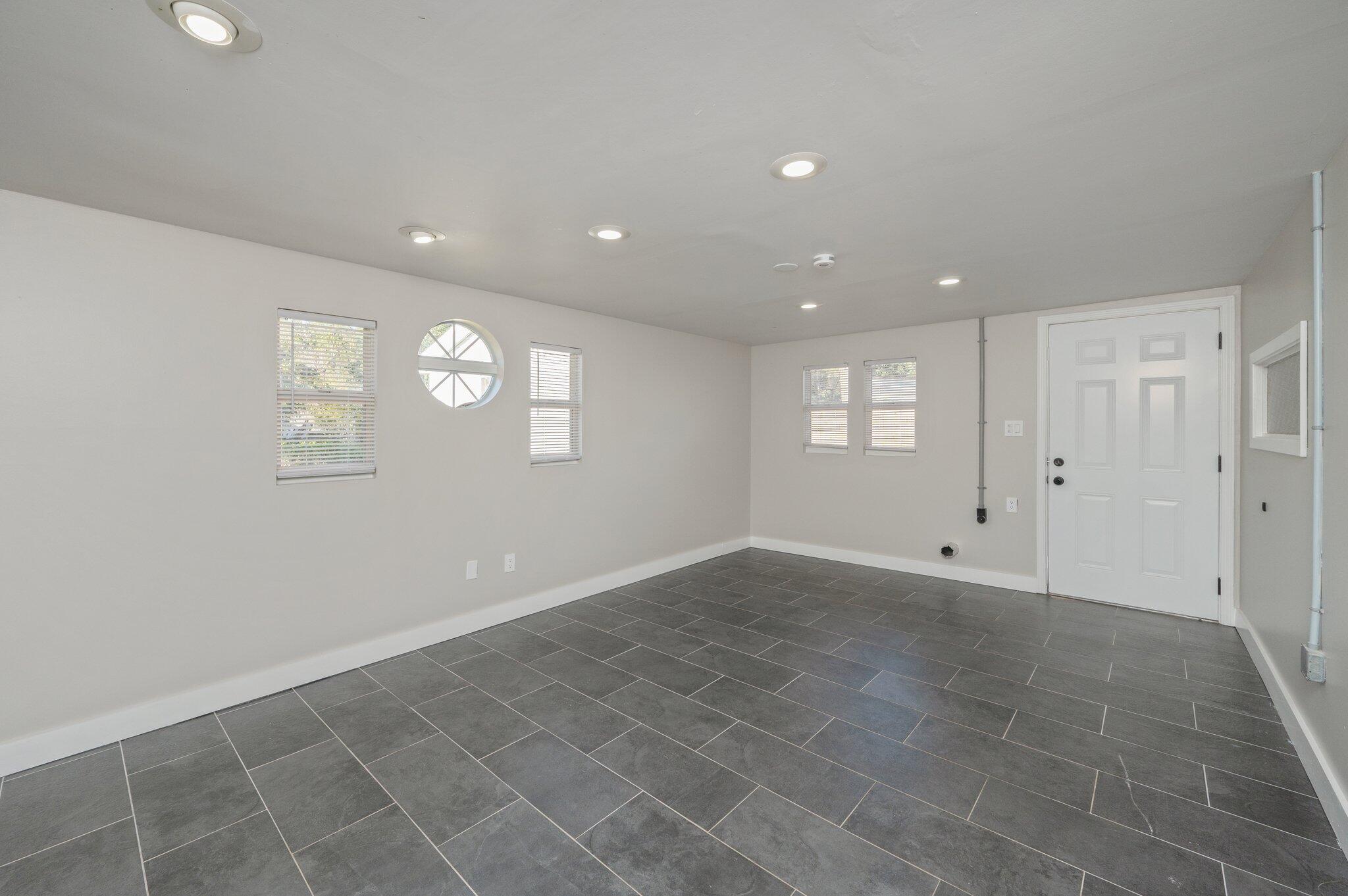 SPRINGDALE - Residential Lease