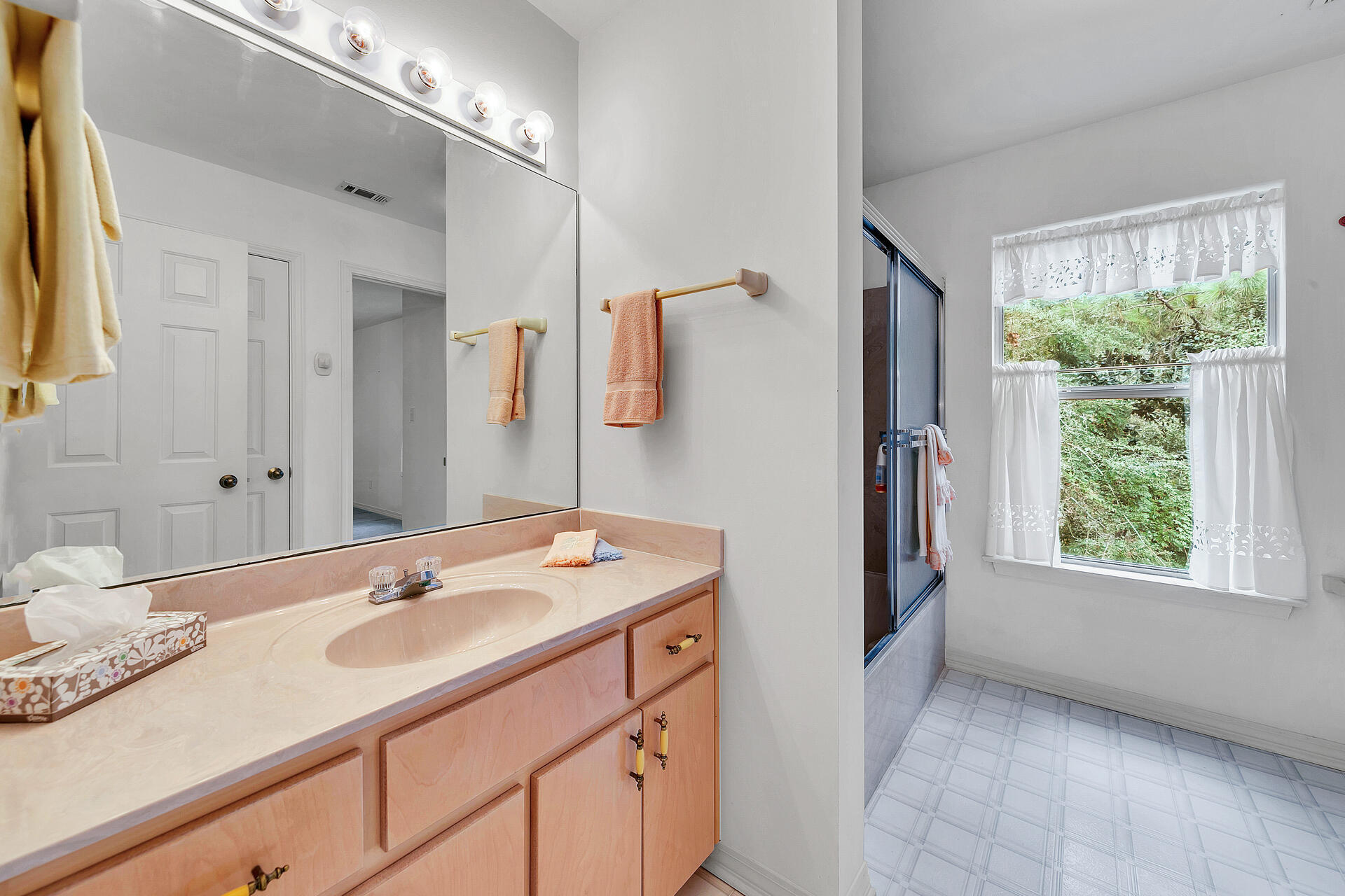 WOODLAND BAYOU ESTATES - Residential