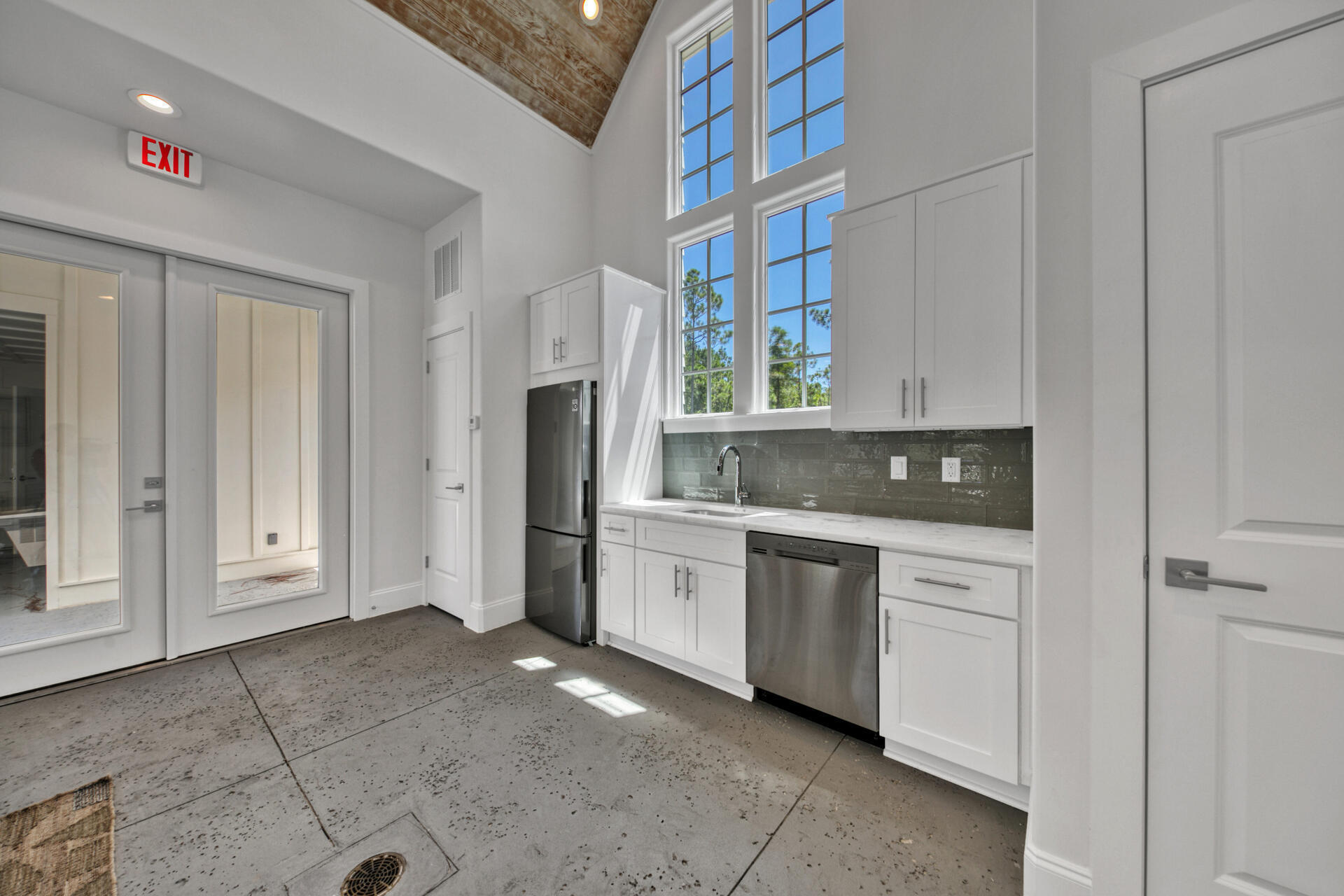 SUGAR SANDS ESTATES - Residential Lease