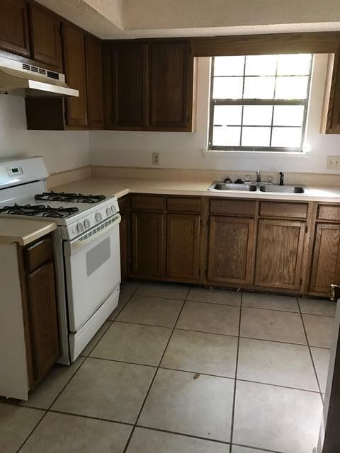 OAK WOOD T/H AMENDED UNIT 67 - Residential Lease