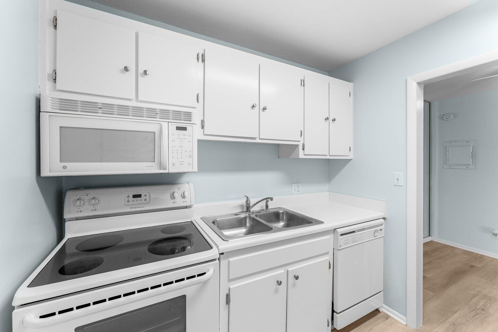 LANDMARK CONDO - Residential