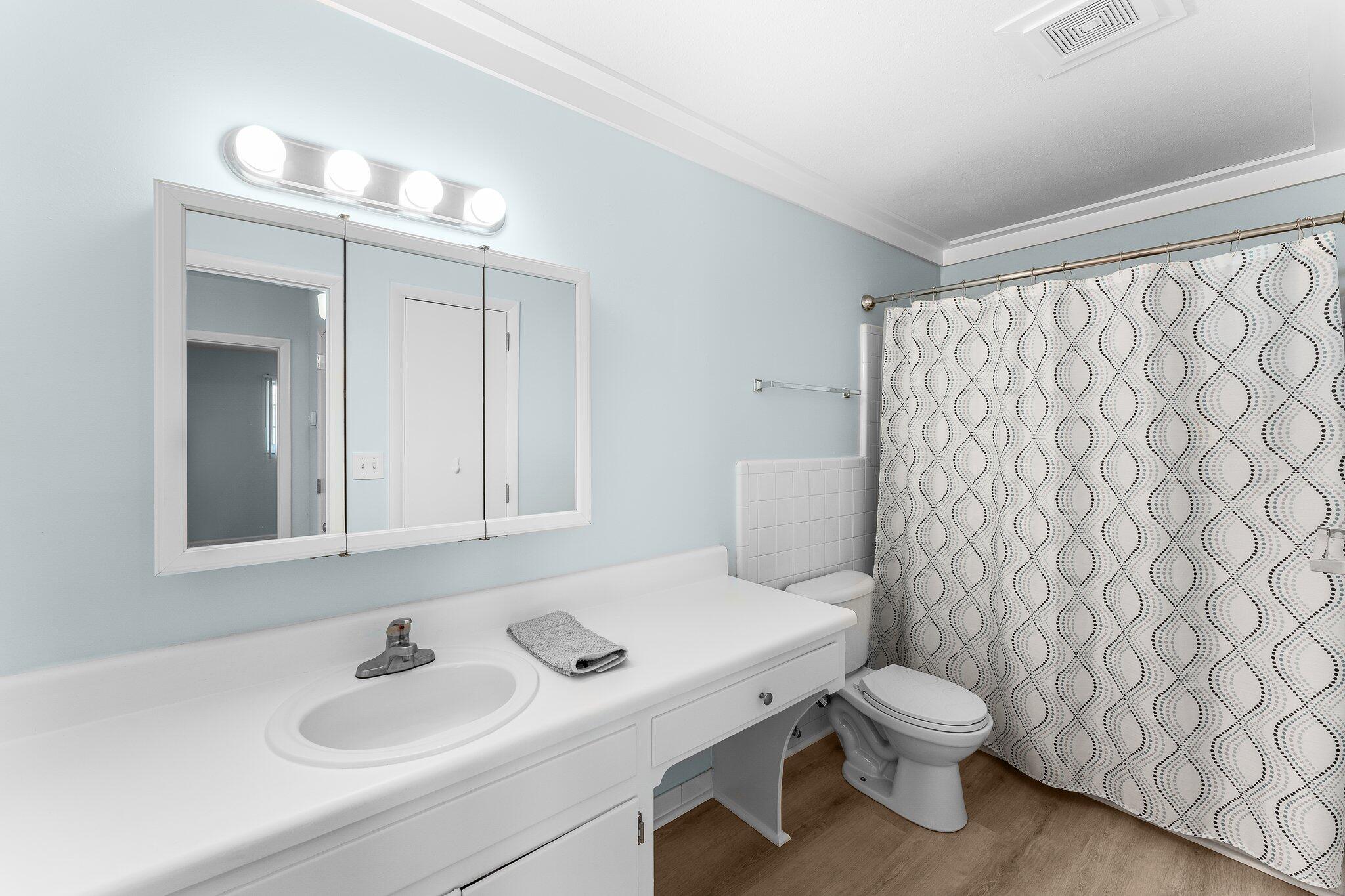 LANDMARK CONDO - Residential