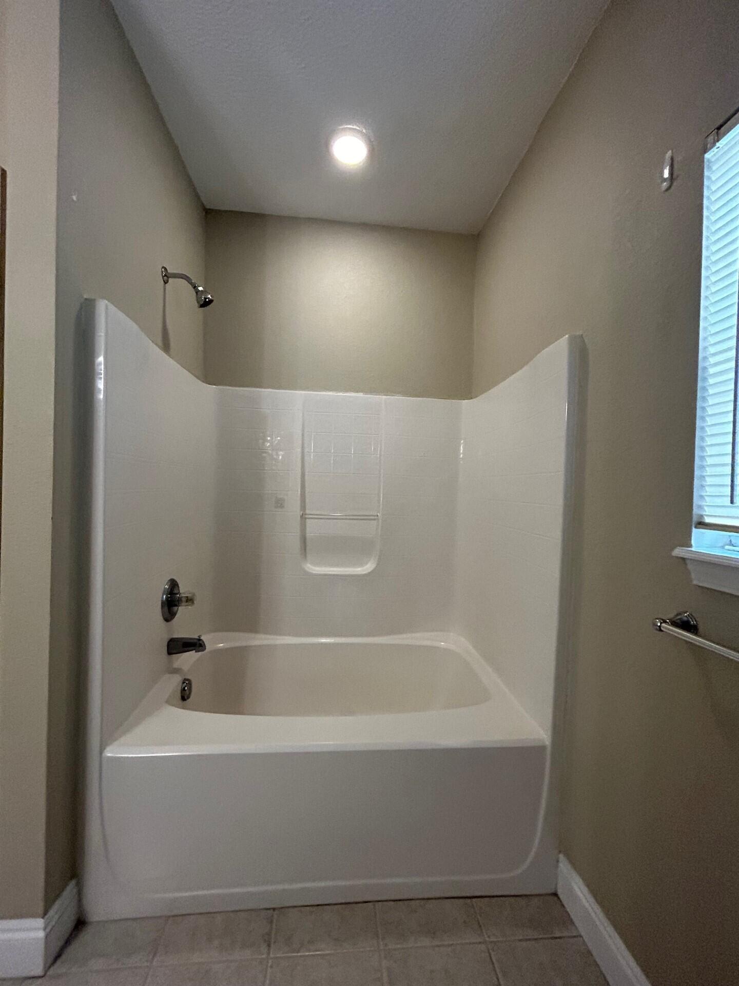 CRESCENT HEIGHTS - Residential Lease