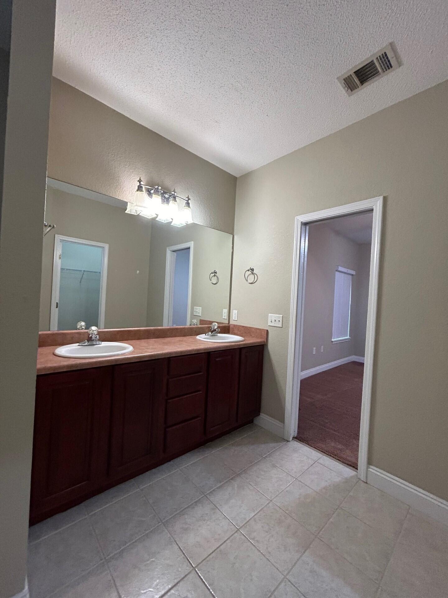 CRESCENT HEIGHTS - Residential Lease