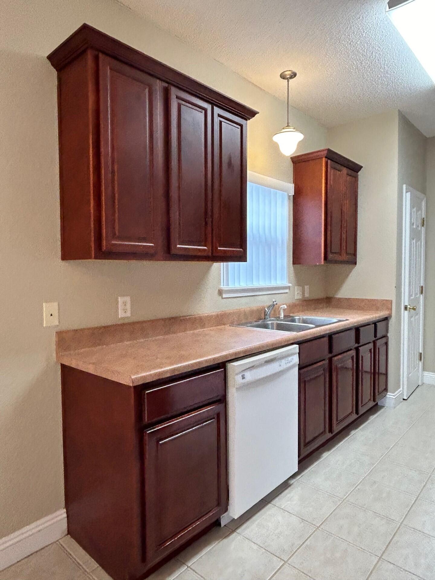 CRESCENT HEIGHTS - Residential Lease