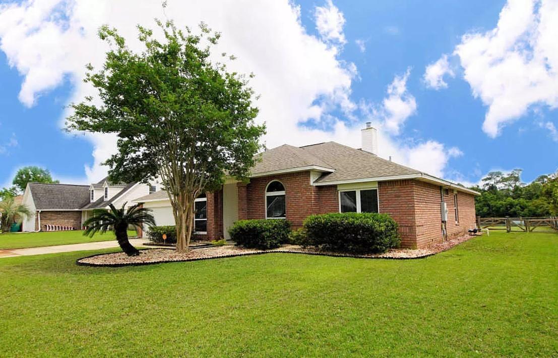 Beautiful LAKEFRONT home in quiet and desirable Parish Point neighborhood, just 3 miles from Hurlburt Field. This open floor plan has a breakfast nook and formal dining room. Expansive master bedroom with large walk-in closet. Granite countertops in the kitchen. Tile and laminate floors throughout. Gas heating and on demand water heater. Lots of storage shelves in the two-car garage. Spacious fenced-in backyard perfect for families. Enjoy Florida sunsets in your lakefront home with outdoor patio and lakeside deck for relaxing.