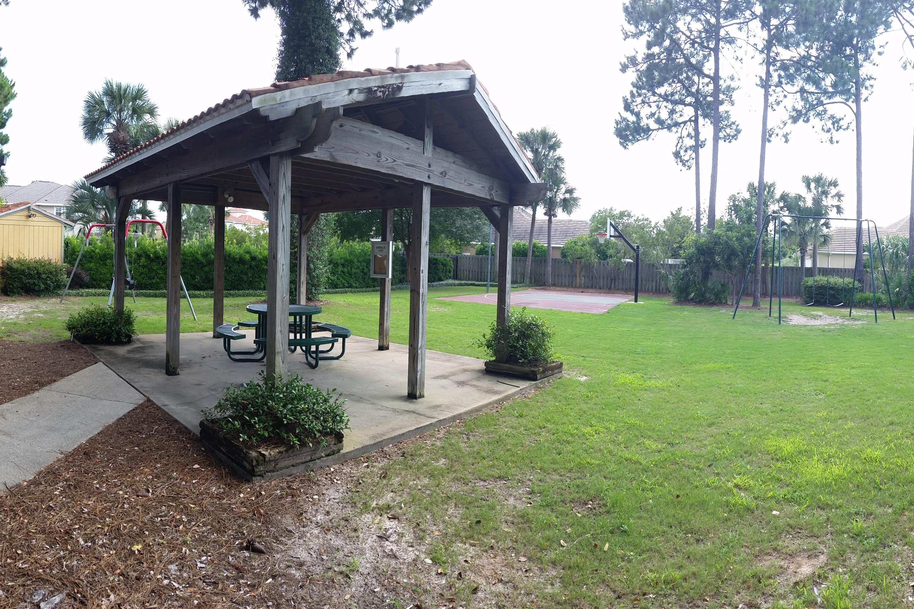 EMERALD LAKES PH 1 - Residential