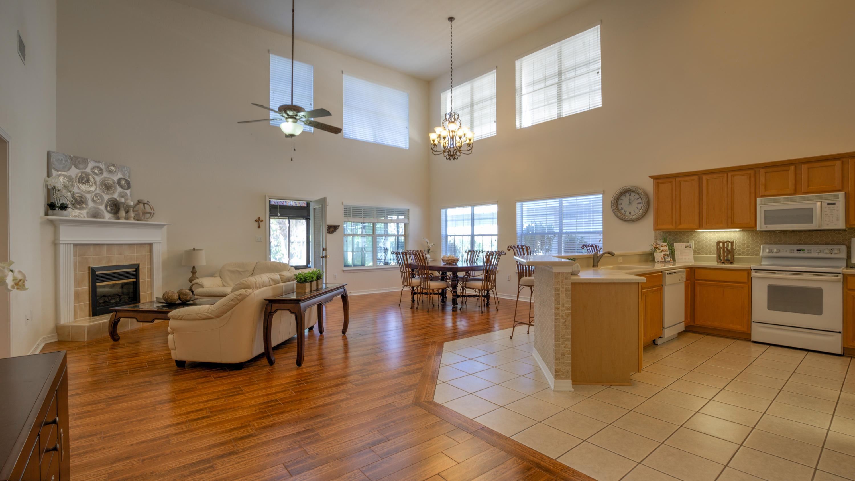 EMERALD LAKES PH 1 - Residential