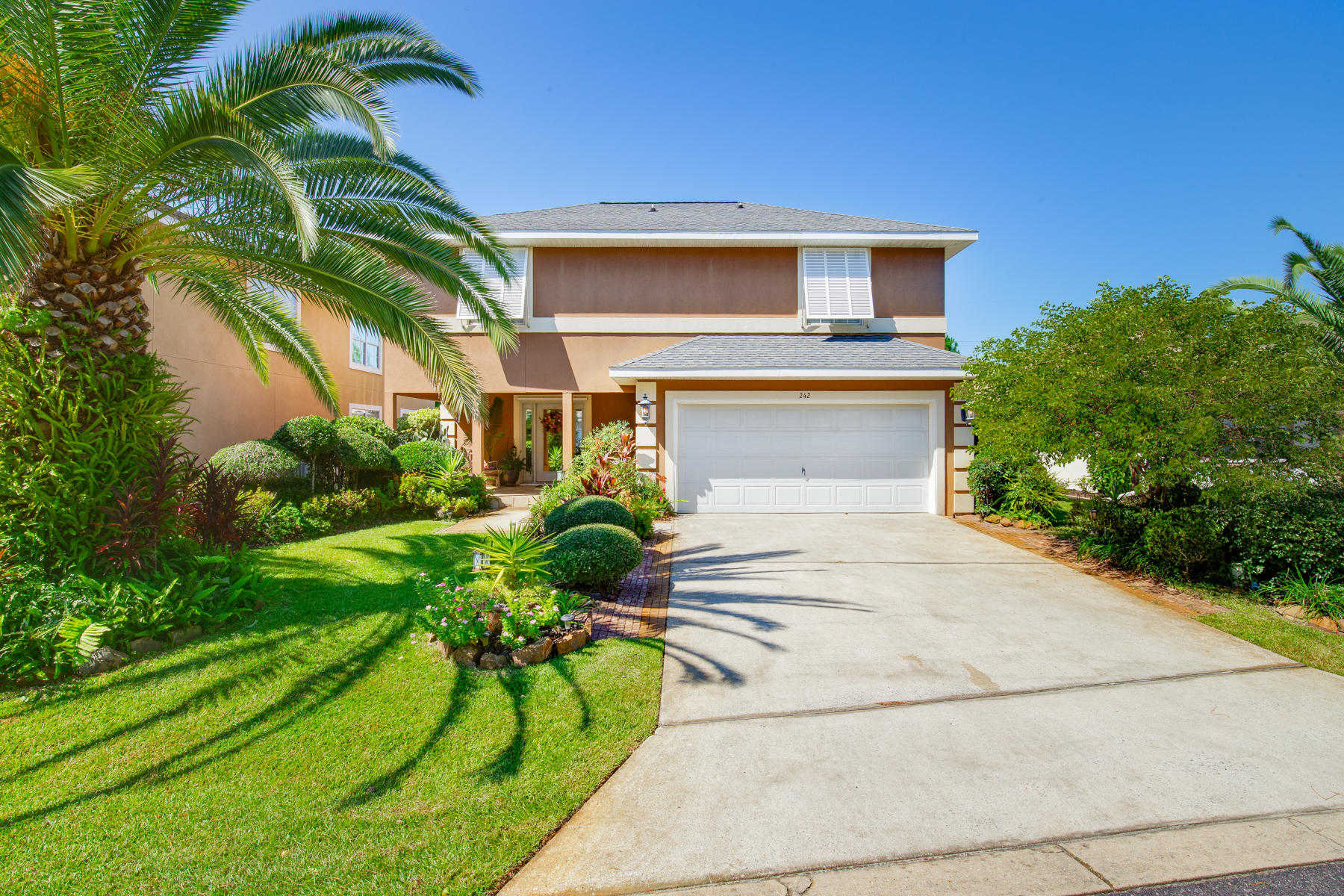 EMERALD LAKES PH 1 - Residential