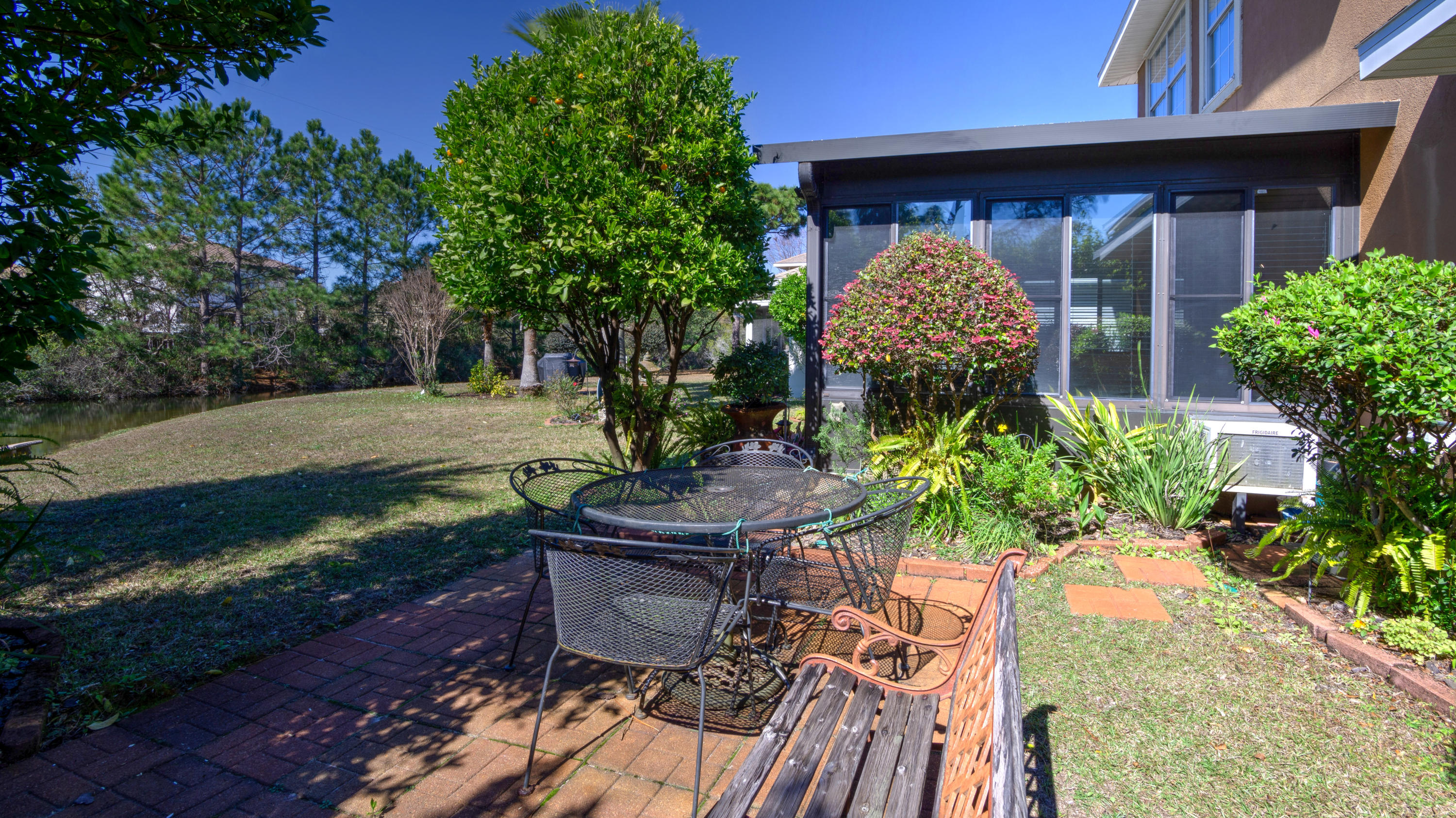 EMERALD LAKES PH 1 - Residential