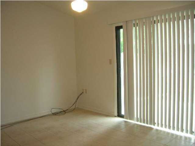 DOWNTOWNER - Residential Lease