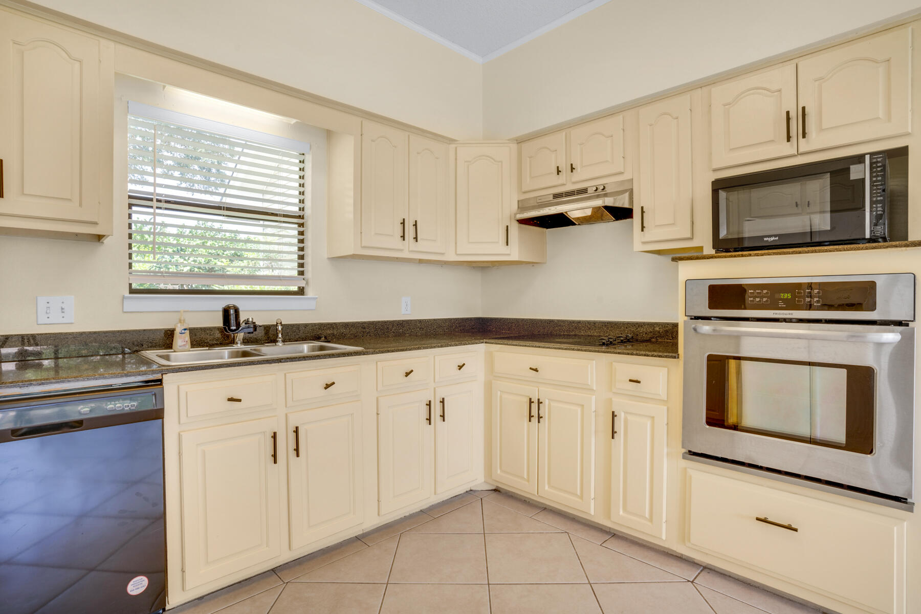 CLOVERDALE S/D 1ST ADDN - Residential Lease