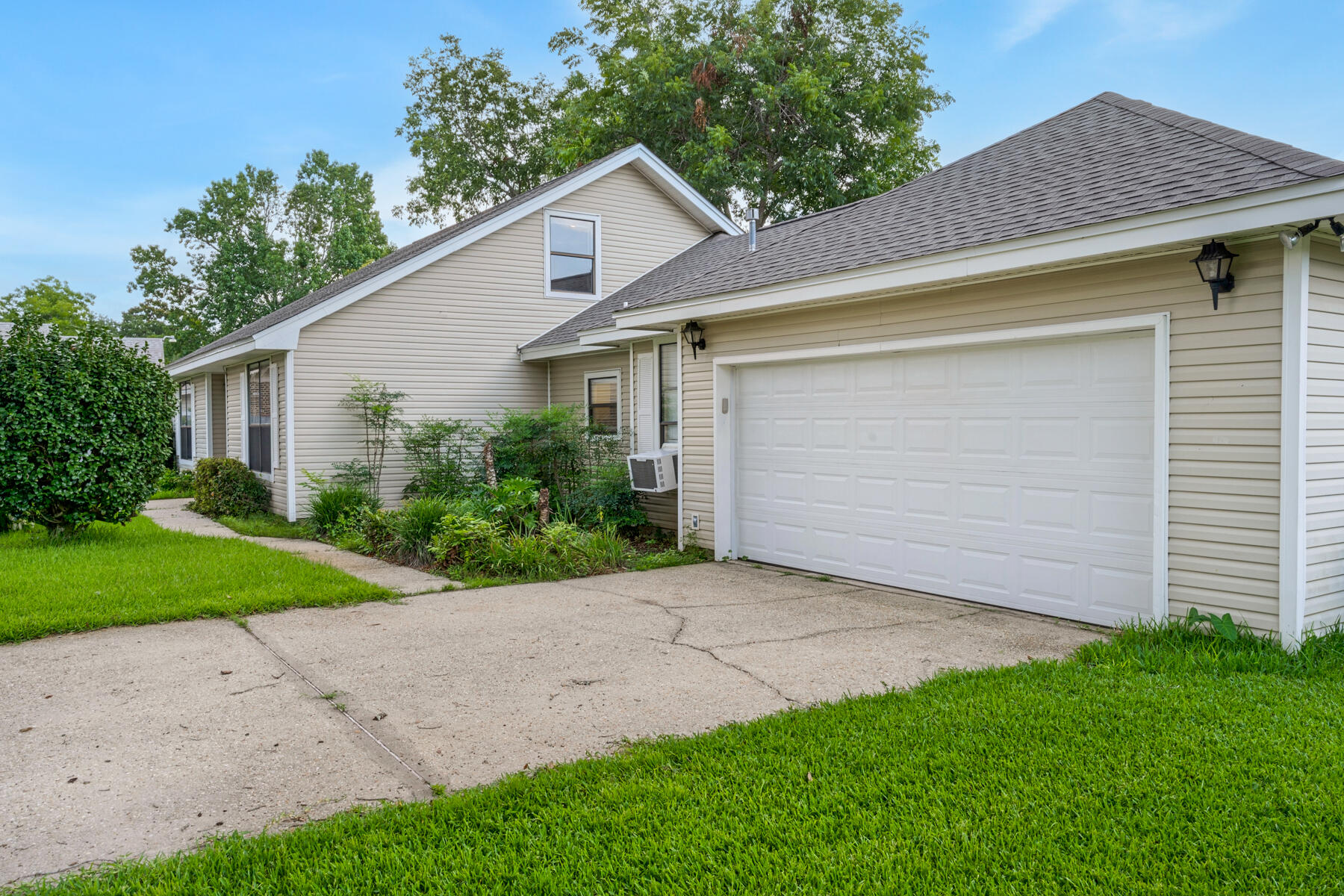 CLOVERDALE S/D 1ST ADDN - Residential Lease