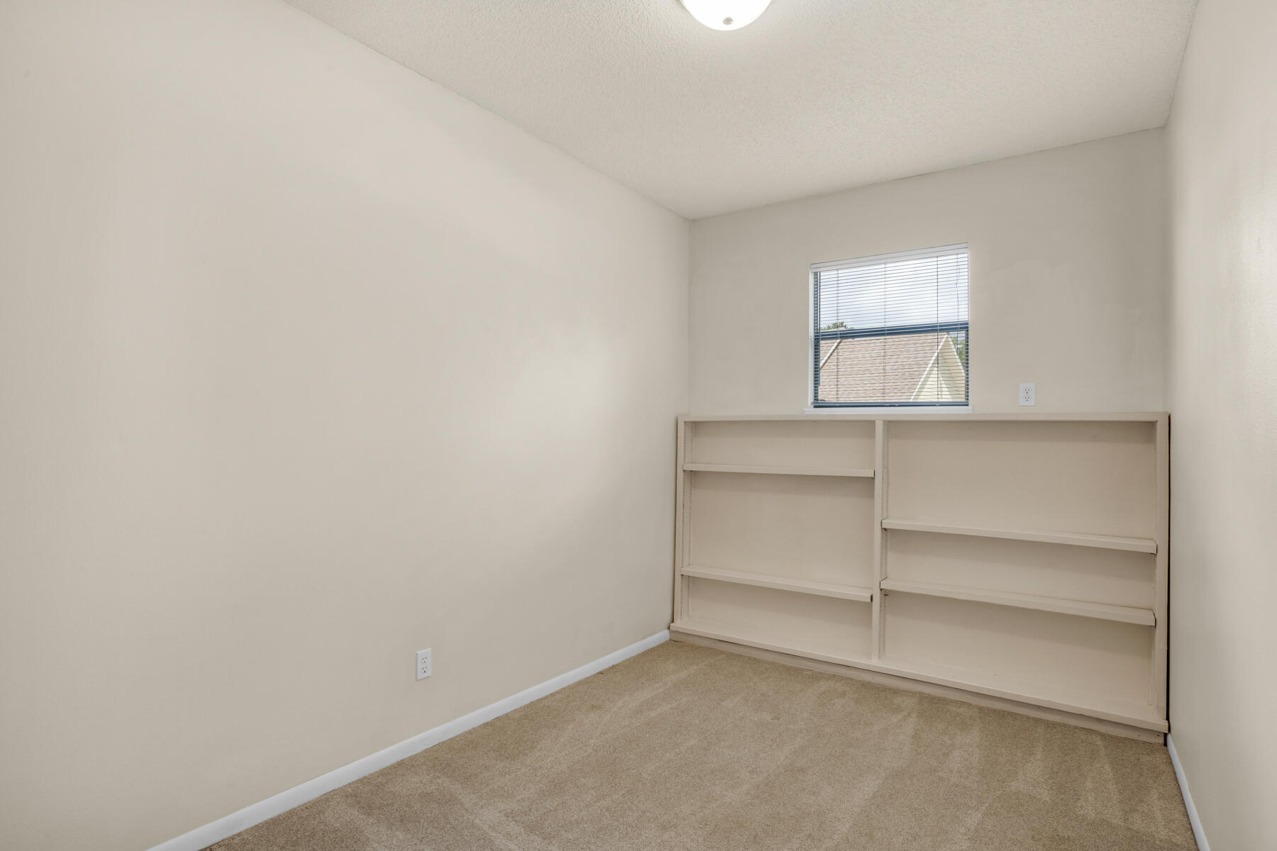 CLOVERDALE S/D 1ST ADDN - Residential Lease