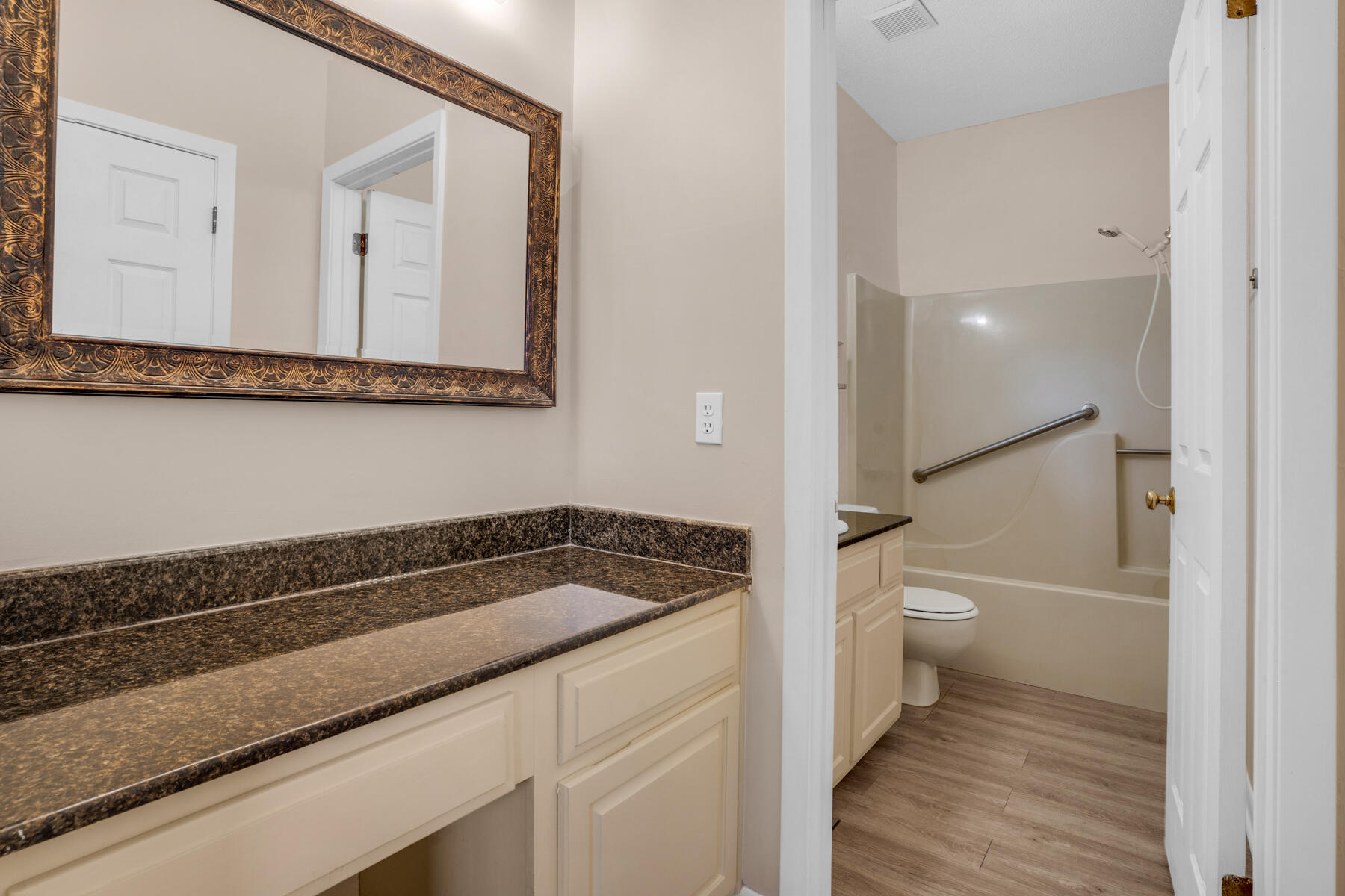 CLOVERDALE S/D 1ST ADDN - Residential Lease