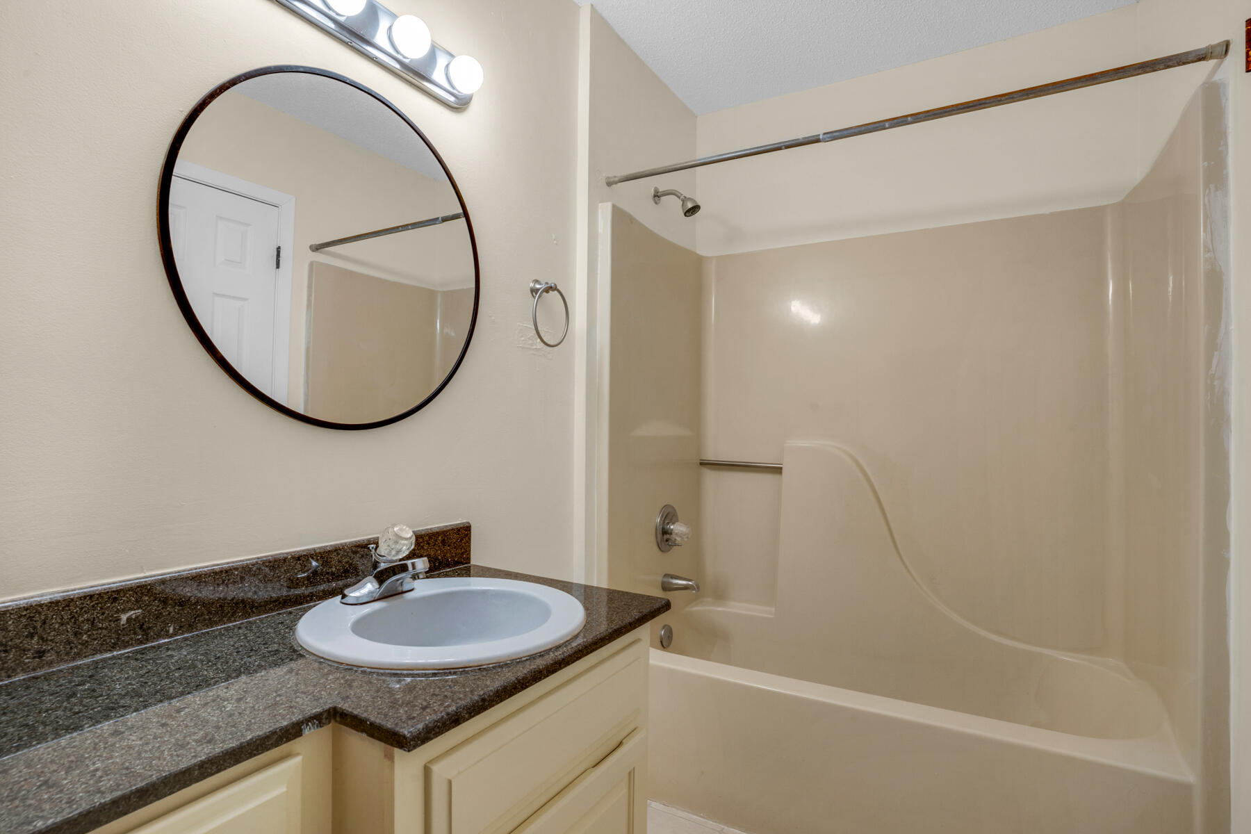 CLOVERDALE S/D 1ST ADDN - Residential Lease