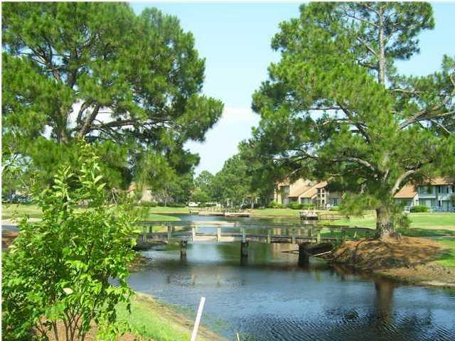 BUNGALOS AT SANDESTIN - Residential
