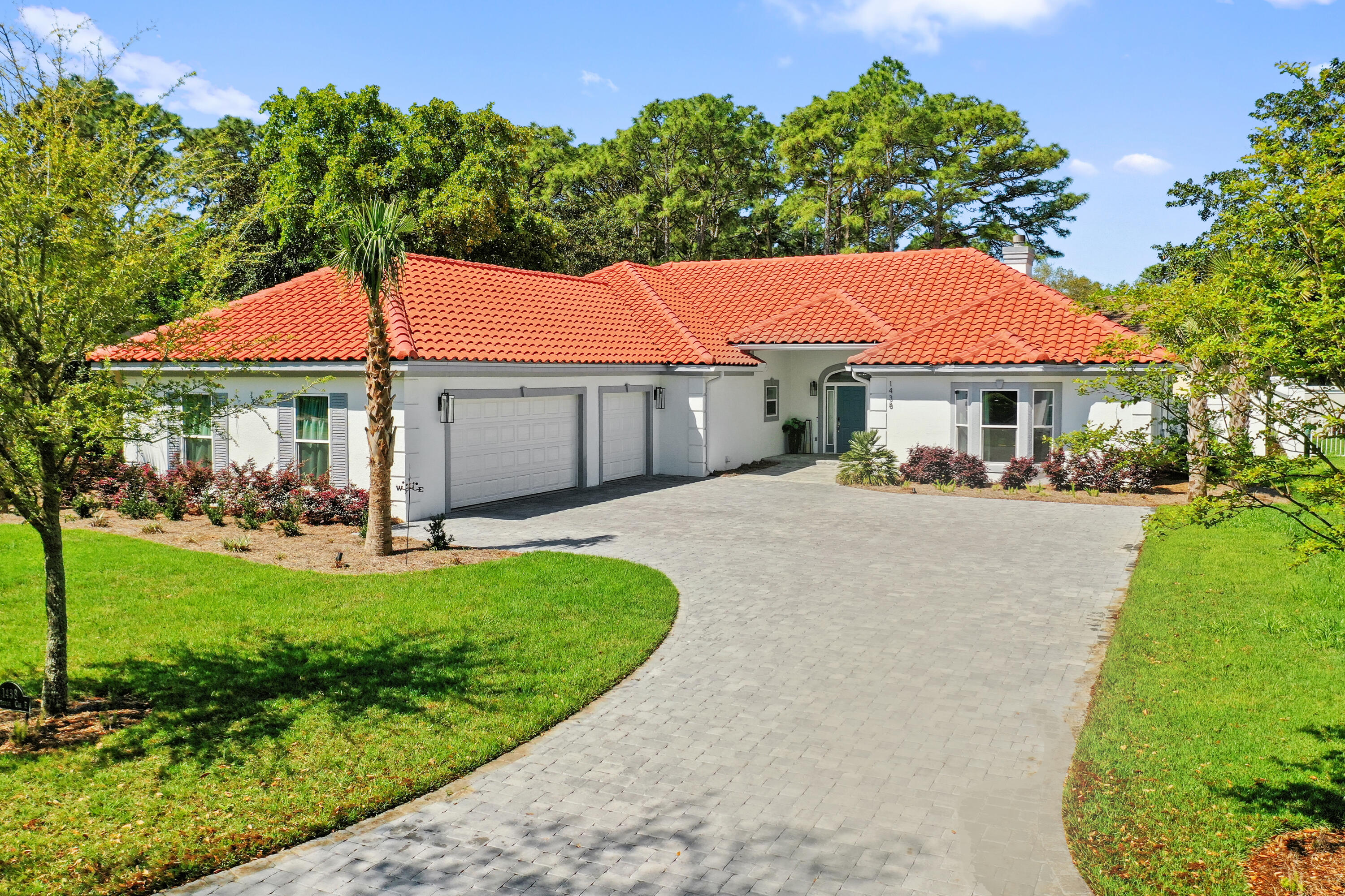 BAYTOWNE AVE EAST - Residential