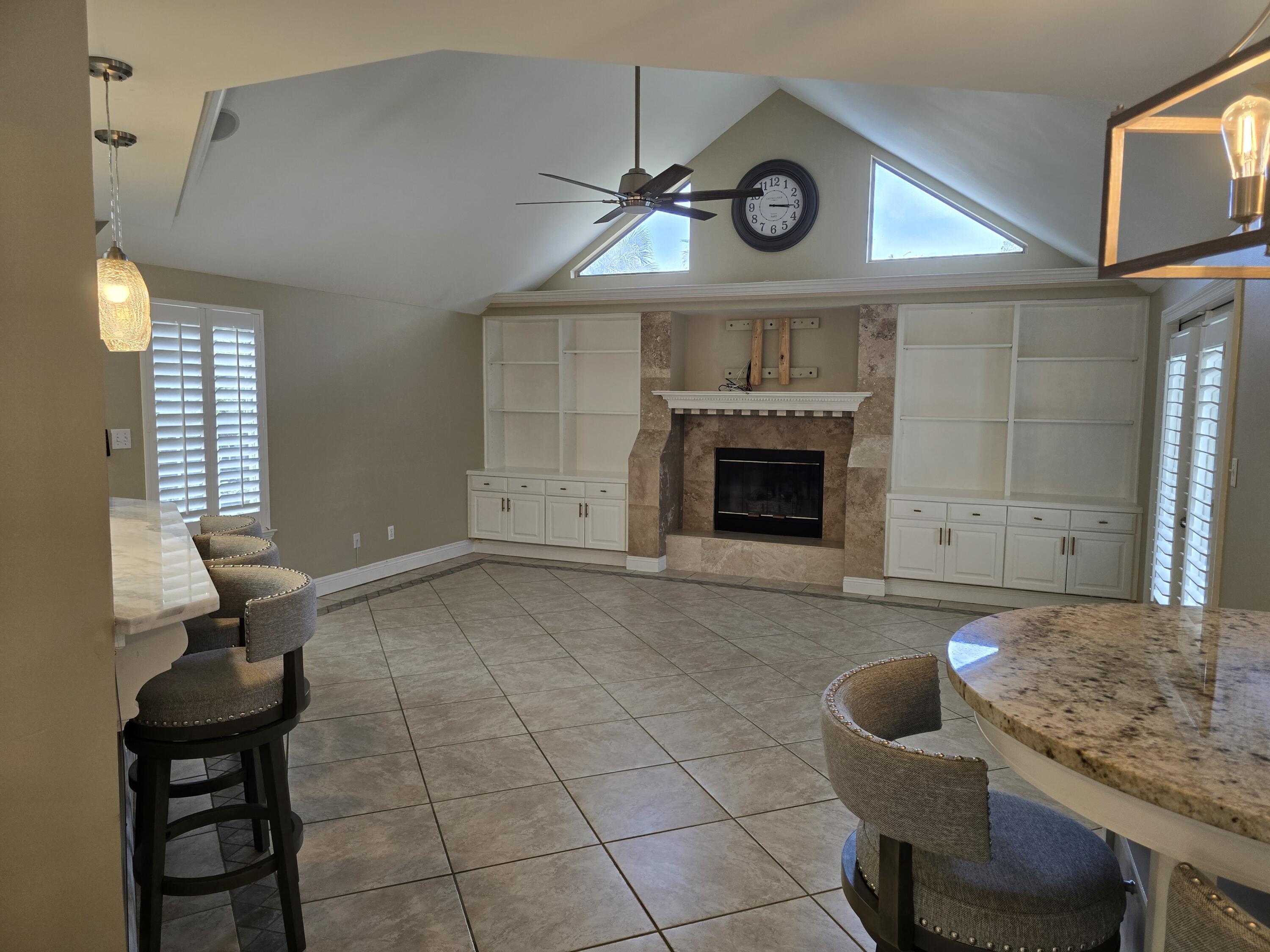 WINDSOR FOREST - Residential