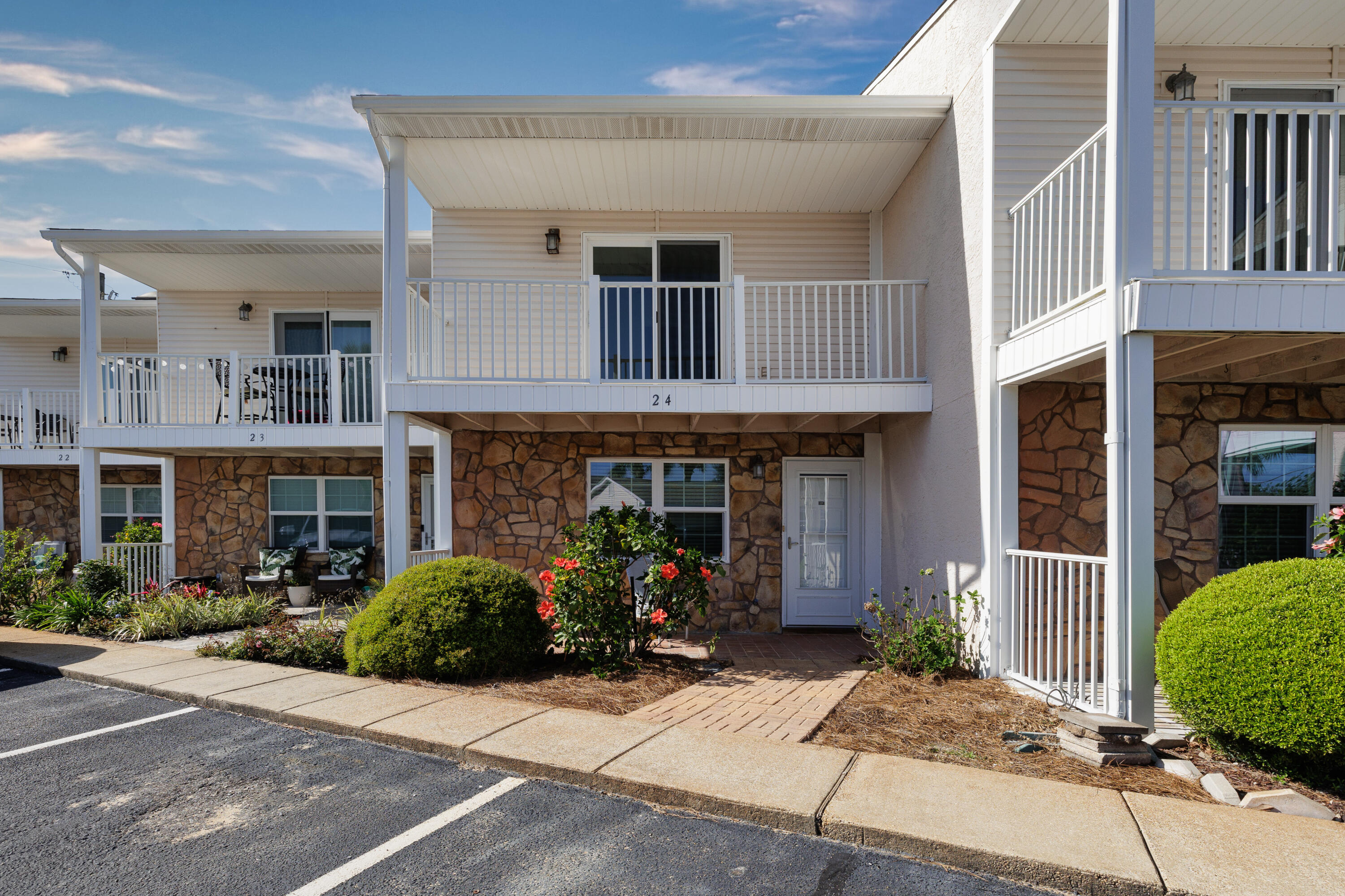 Amazing newly Renovated 2BR/2.5BA 1,300SF Townhome Located in Woodland Shores Just steps away from 2 Community Pools and a Short Walk to the Beach. New everything including Granite countertops, Stainless Appliances, New Washer/Dryer, New LVP Floors, cabinets and bathrooms and Breakfast Bar.   
Woodland Shores Offers Shuffleboard, Outdoor BBQ Area and Community Room.