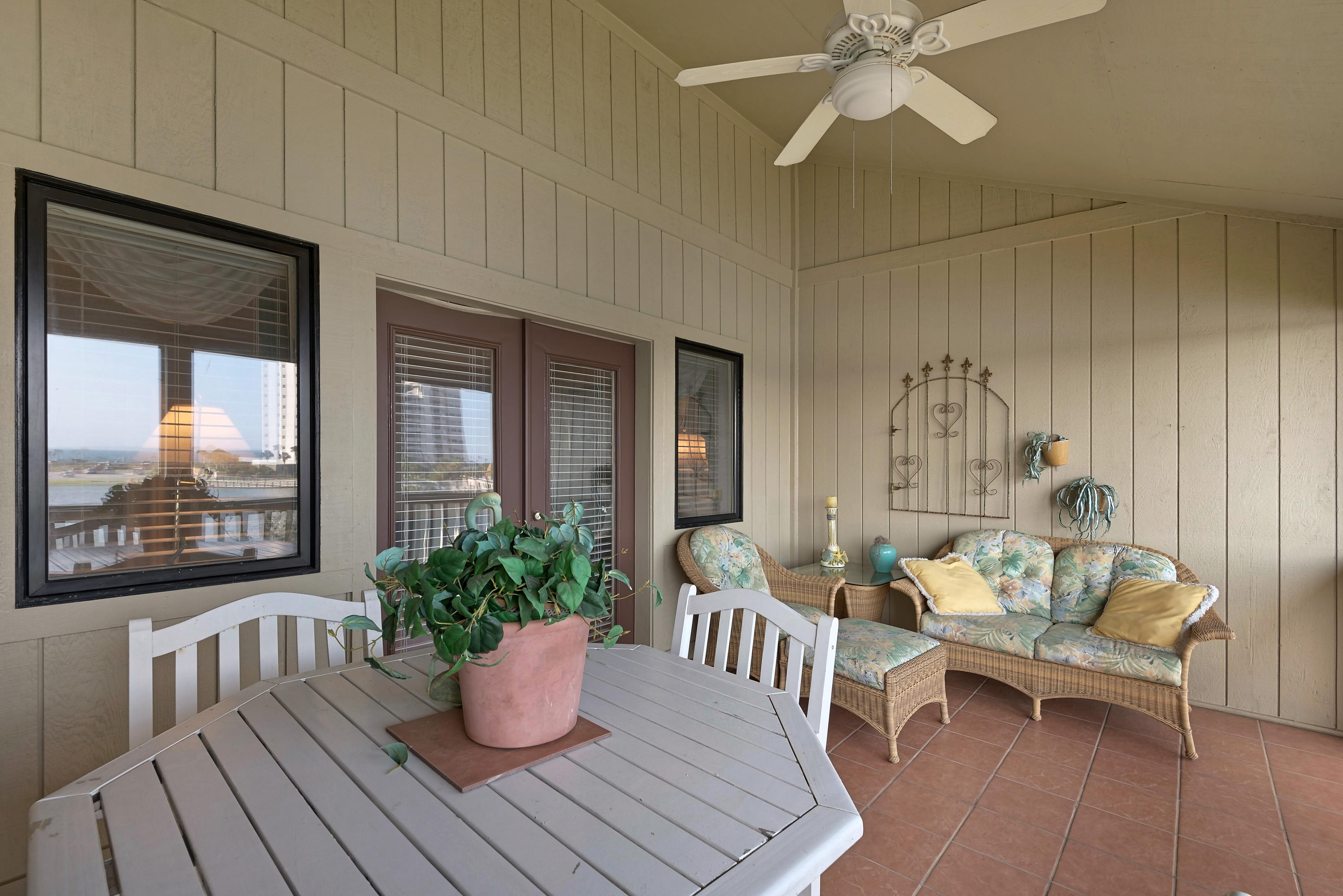 SEASCAPE CONDO PH 7C - Residential
