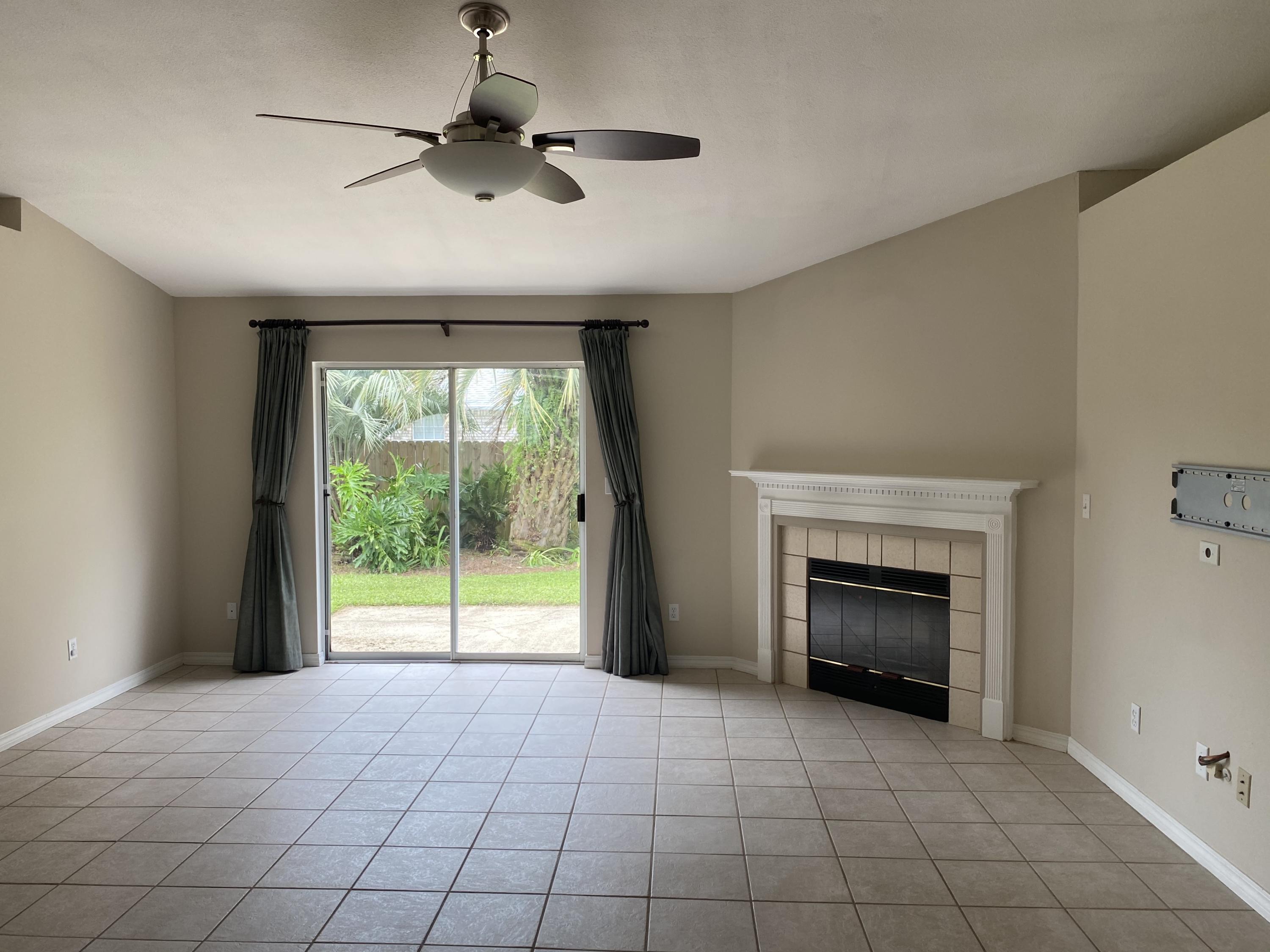 SANDY BEACH ESTATES - Residential Lease