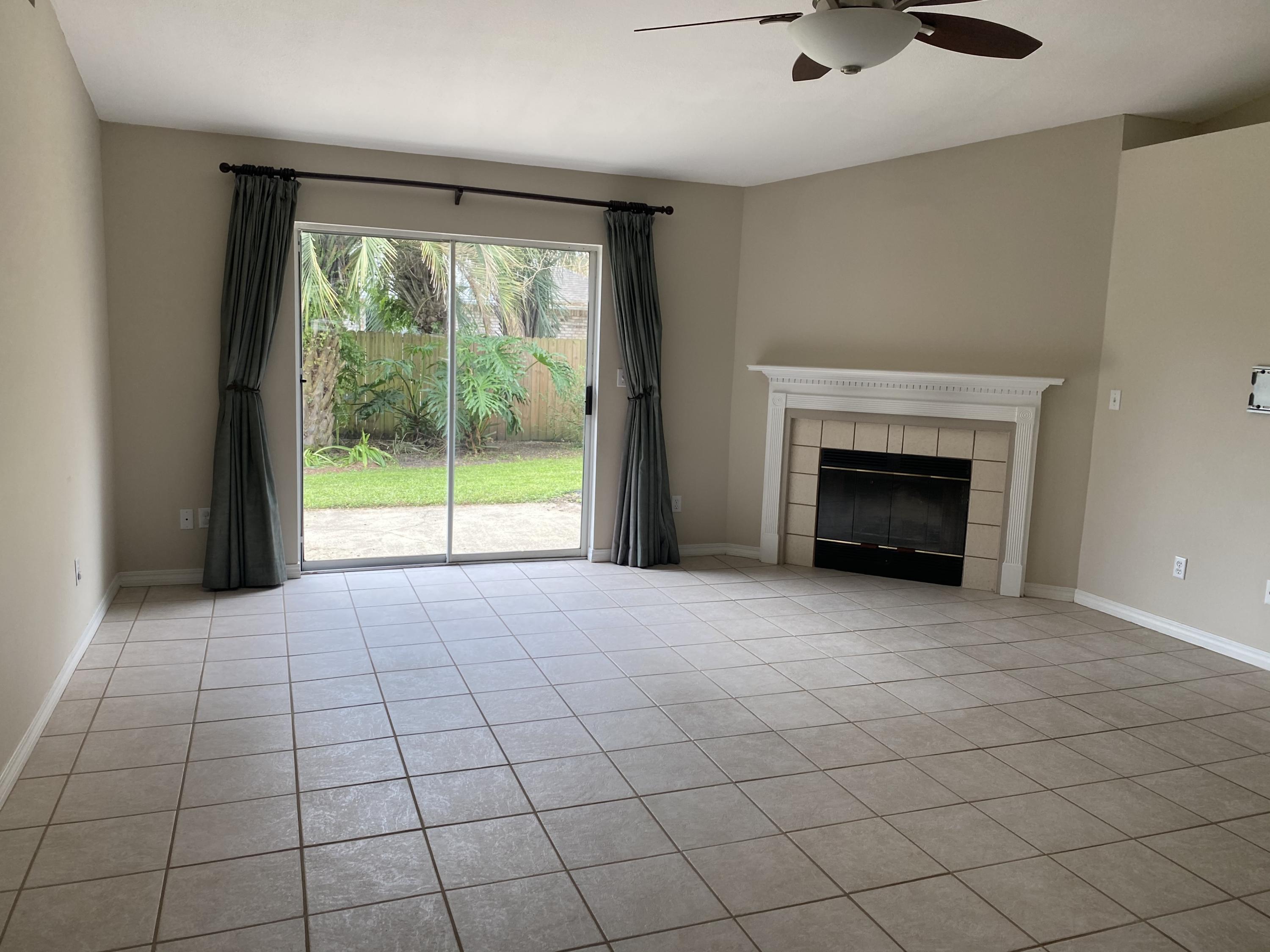SANDY BEACH ESTATES - Residential Lease