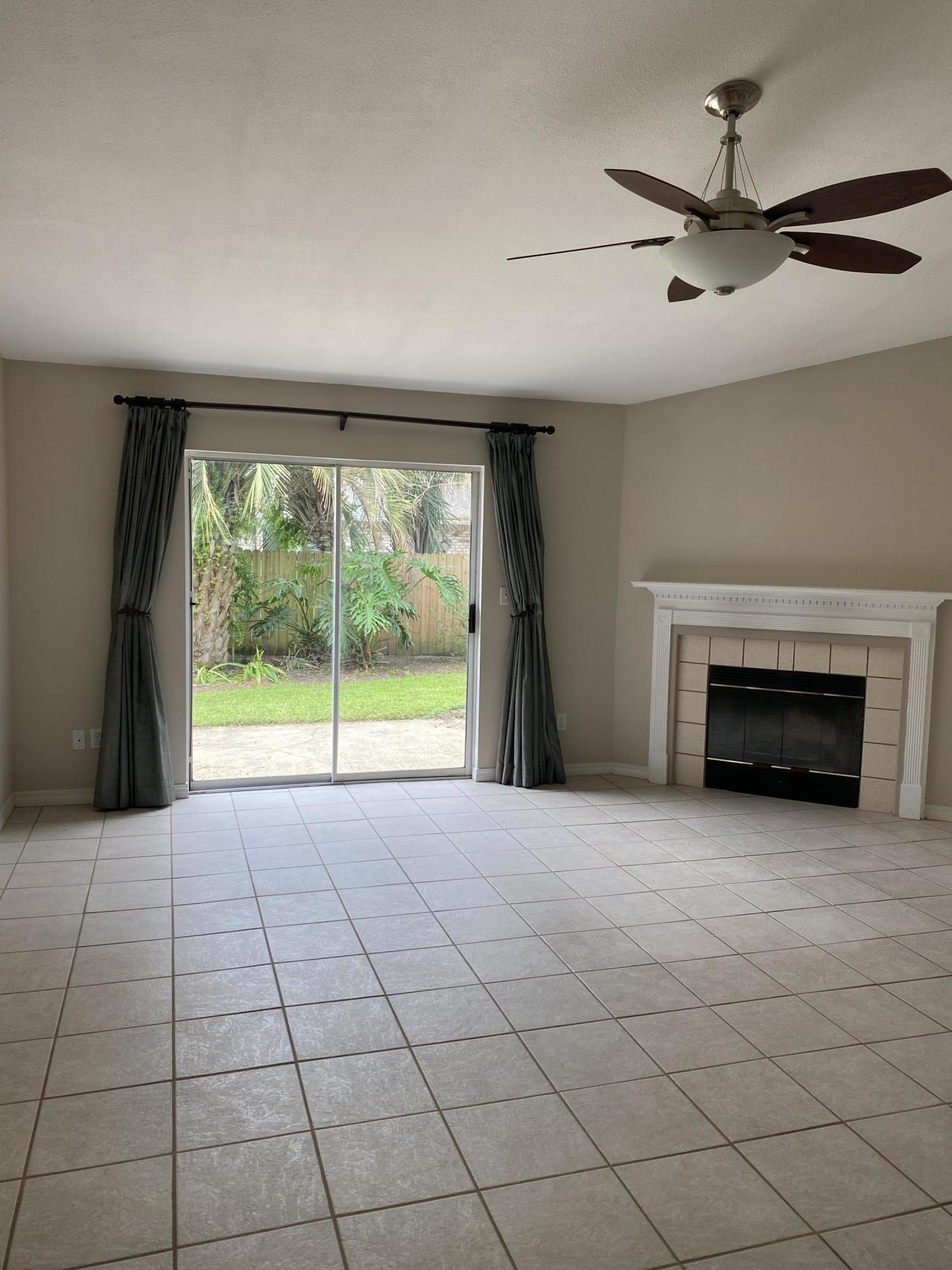 SANDY BEACH ESTATES - Residential Lease