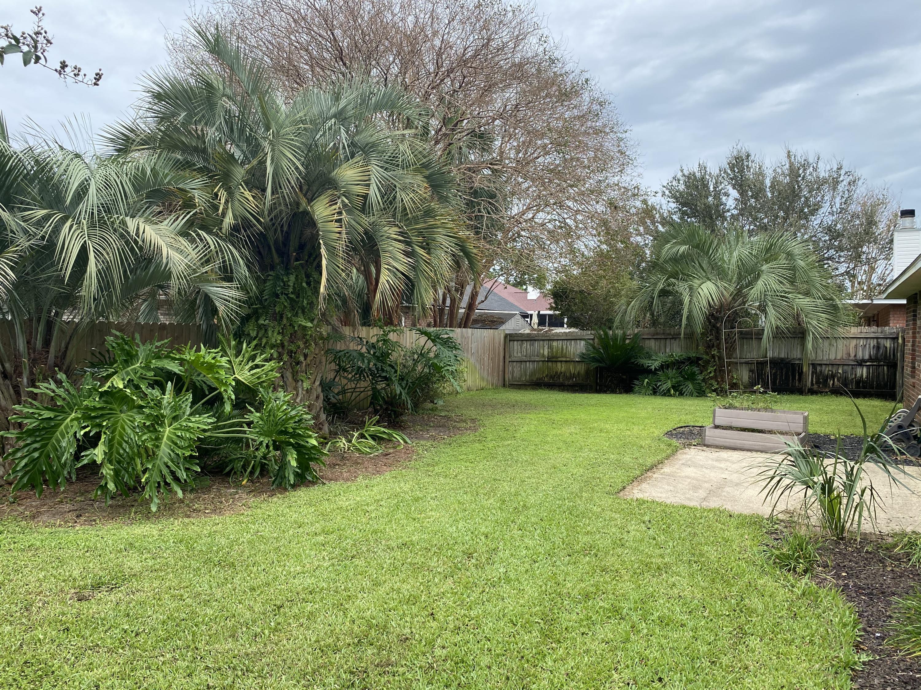 SANDY BEACH ESTATES - Residential Lease