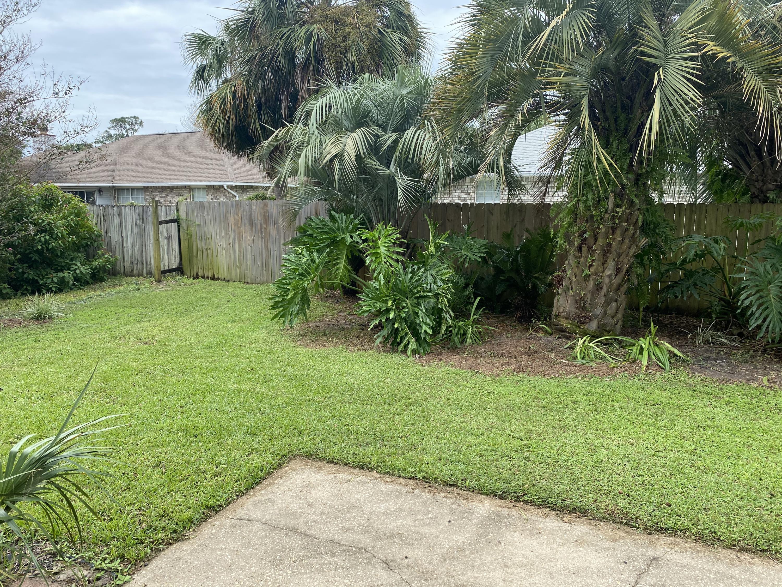 SANDY BEACH ESTATES - Residential Lease