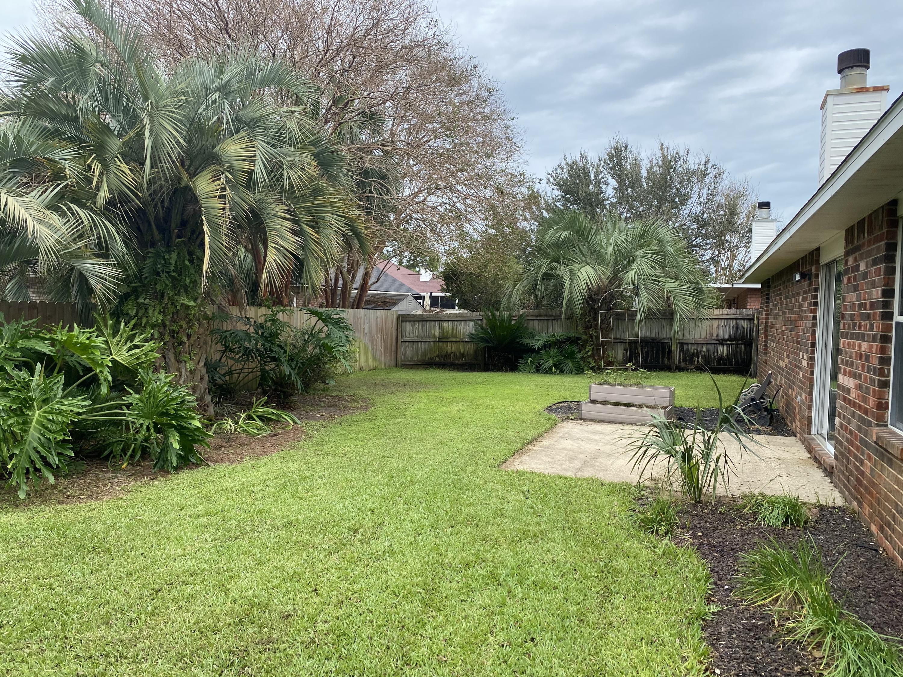 SANDY BEACH ESTATES - Residential Lease