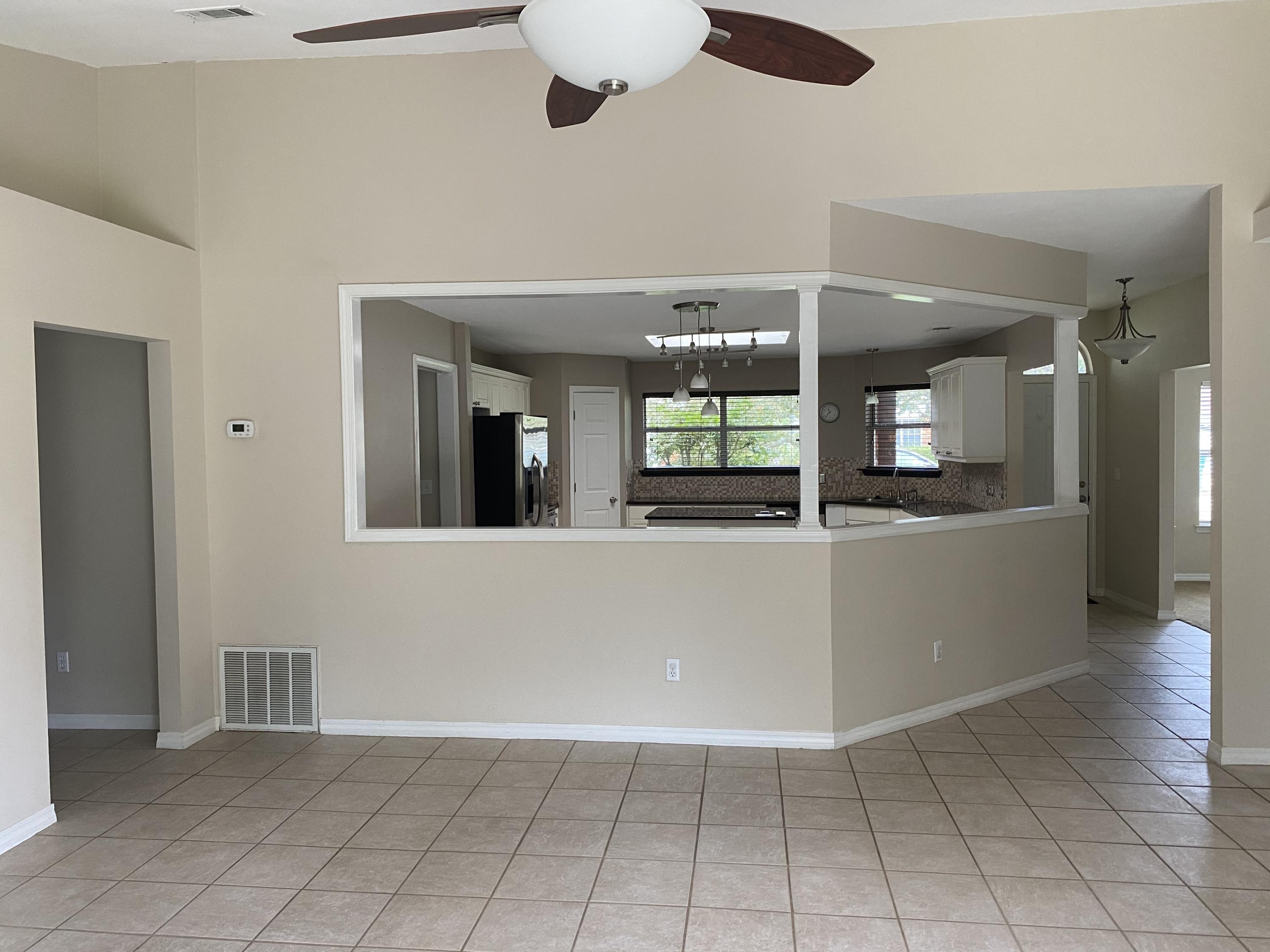 SANDY BEACH ESTATES - Residential Lease