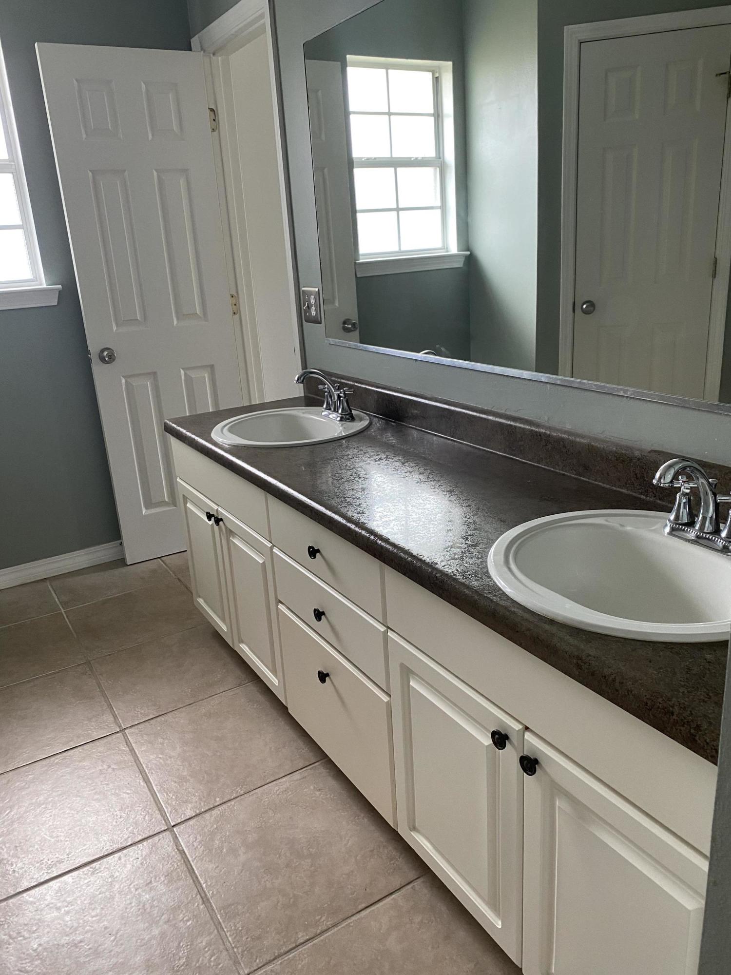 SANDY BEACH ESTATES - Residential Lease